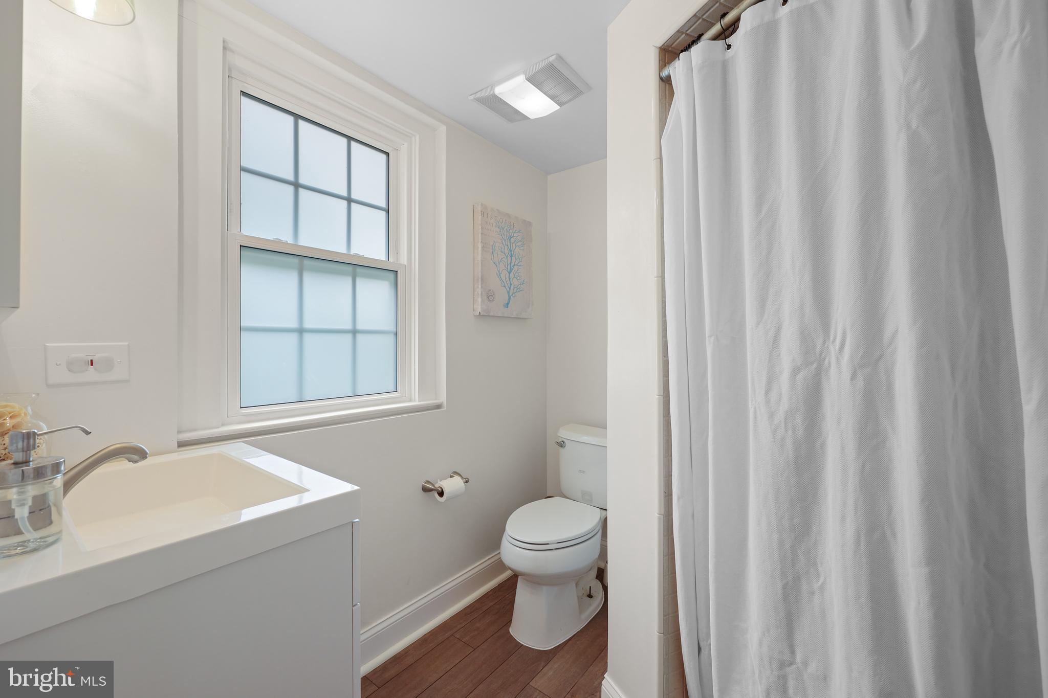 ADDISON HEIGHTS - Residential