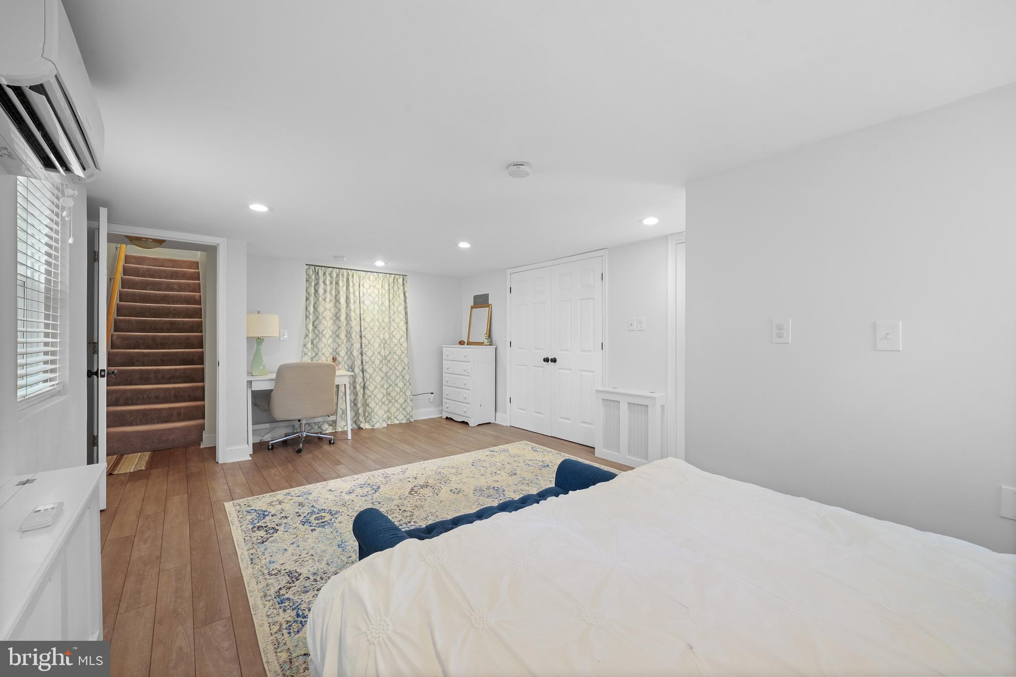 ADDISON HEIGHTS - Residential