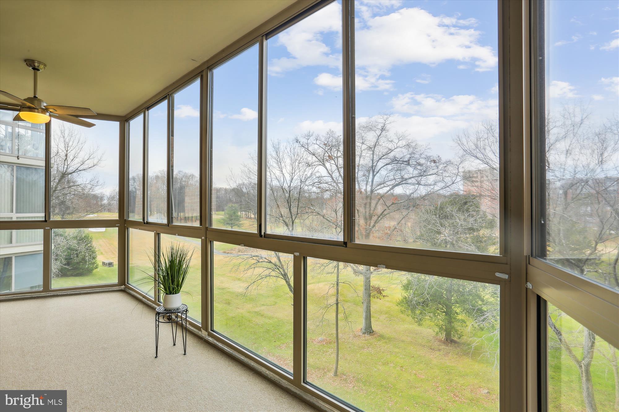 LEISURE WORLD - Residential