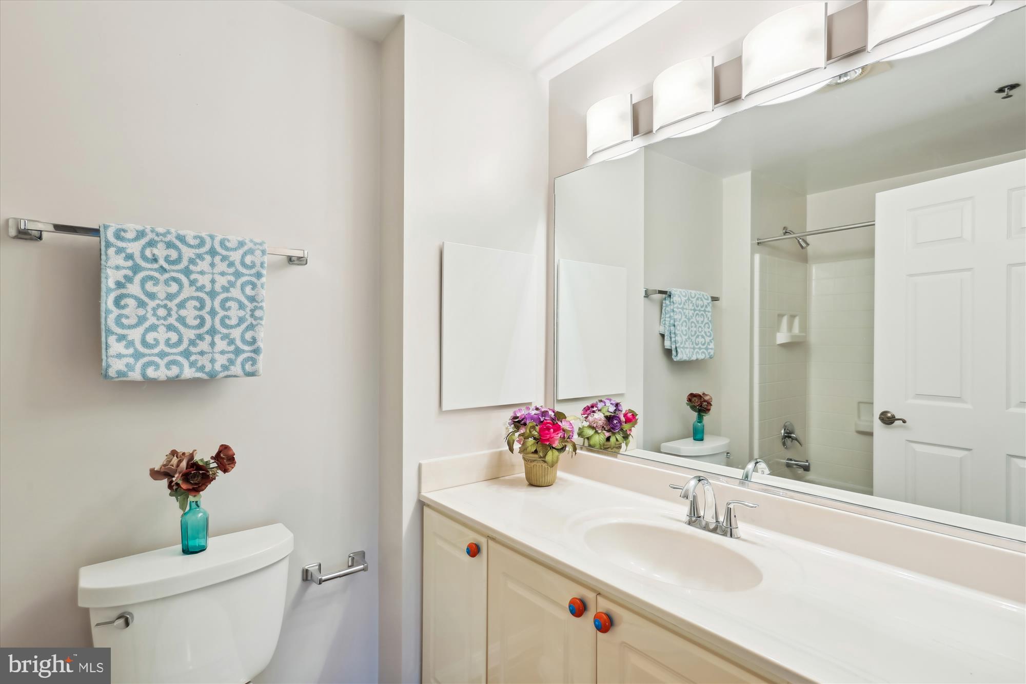 LEISURE WORLD - Residential