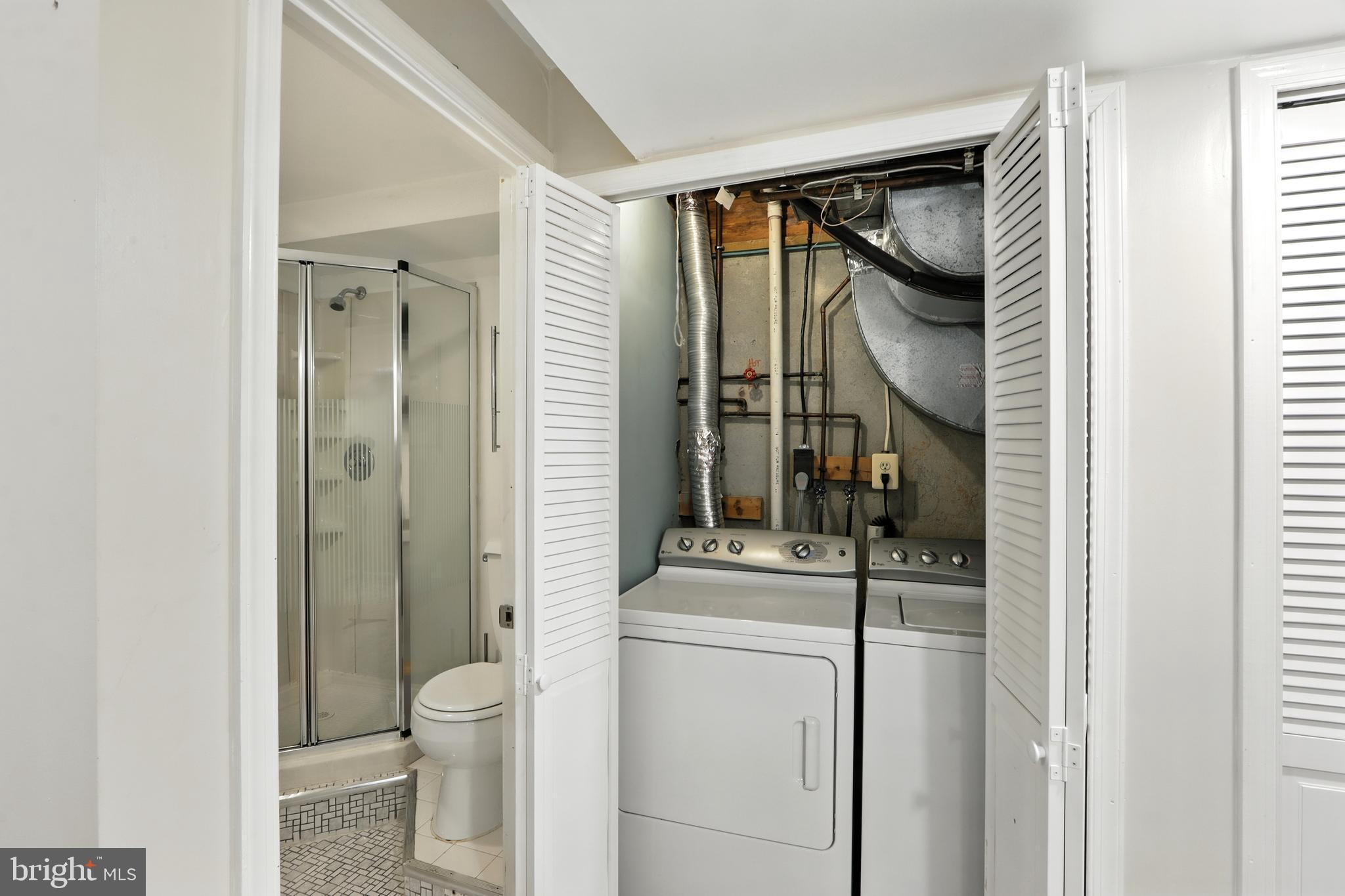 RIVERCHASE - Residential