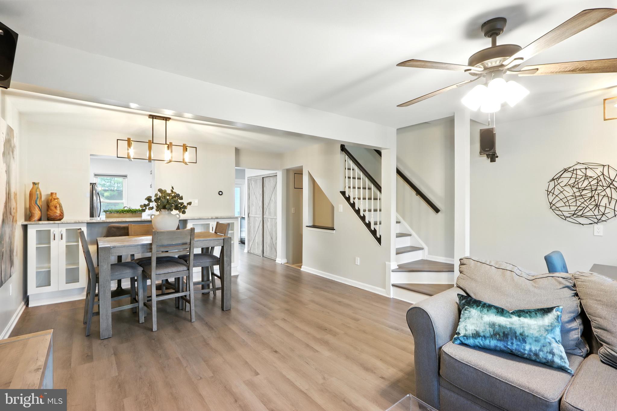 RIVERCHASE - Residential