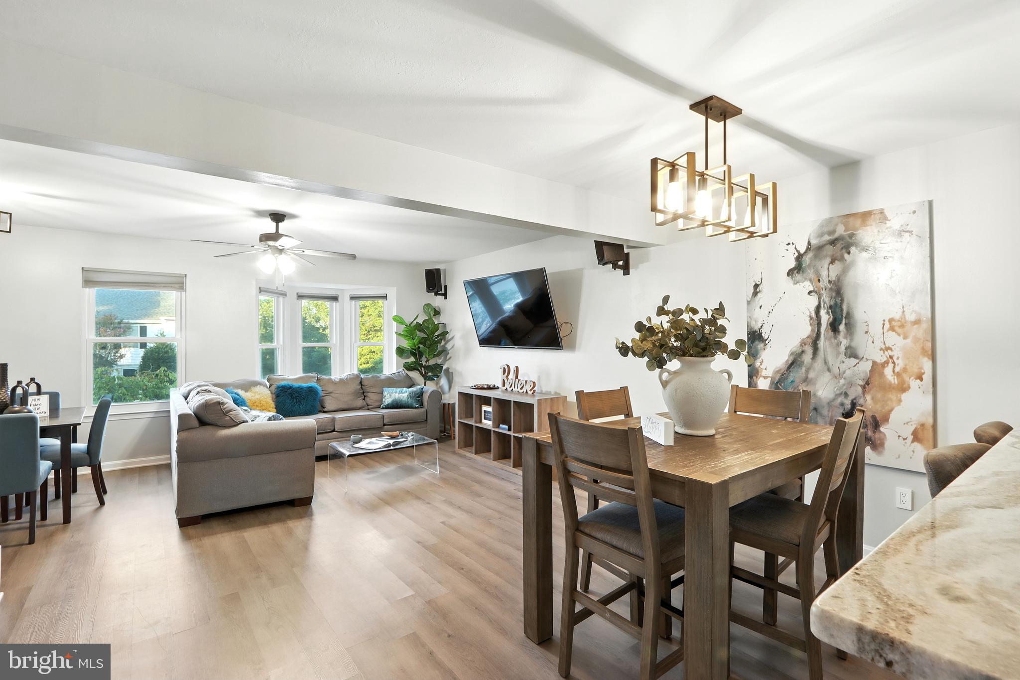 RIVERCHASE - Residential