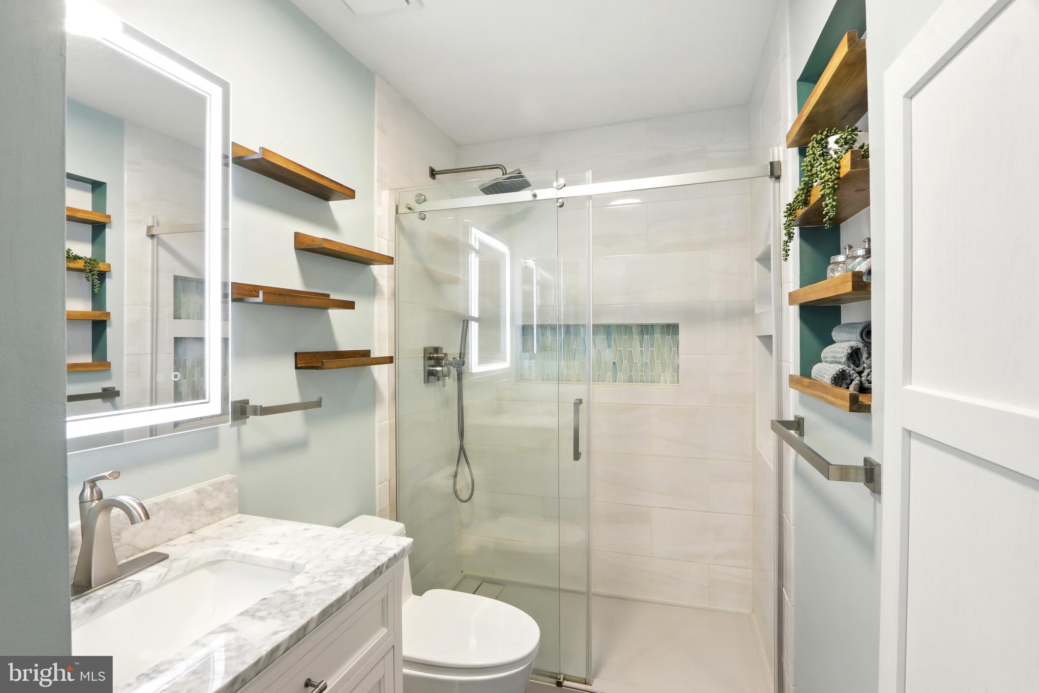 RIVERCHASE - Residential