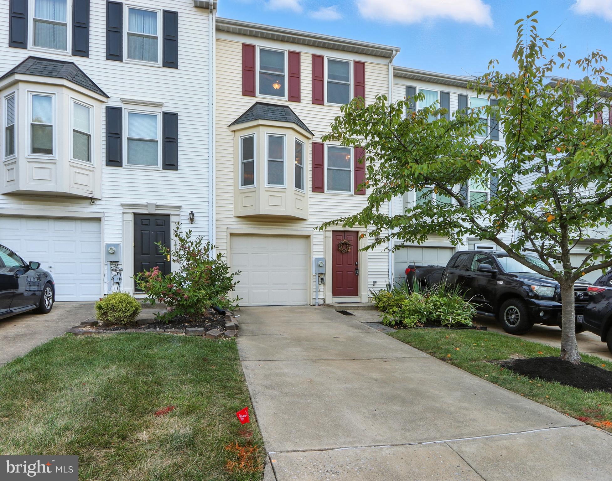 RIVERCHASE - Residential