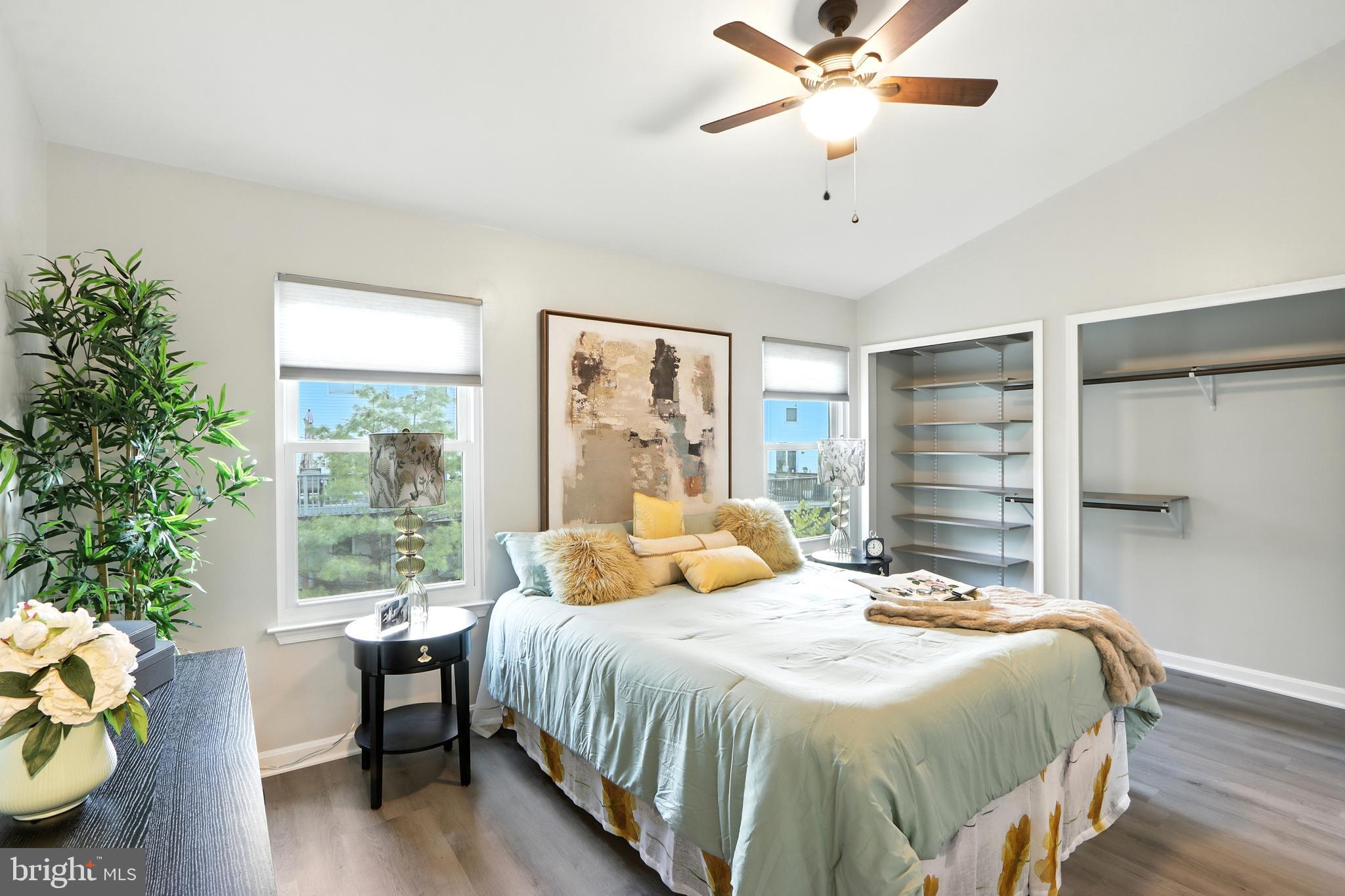 RIVERCHASE - Residential