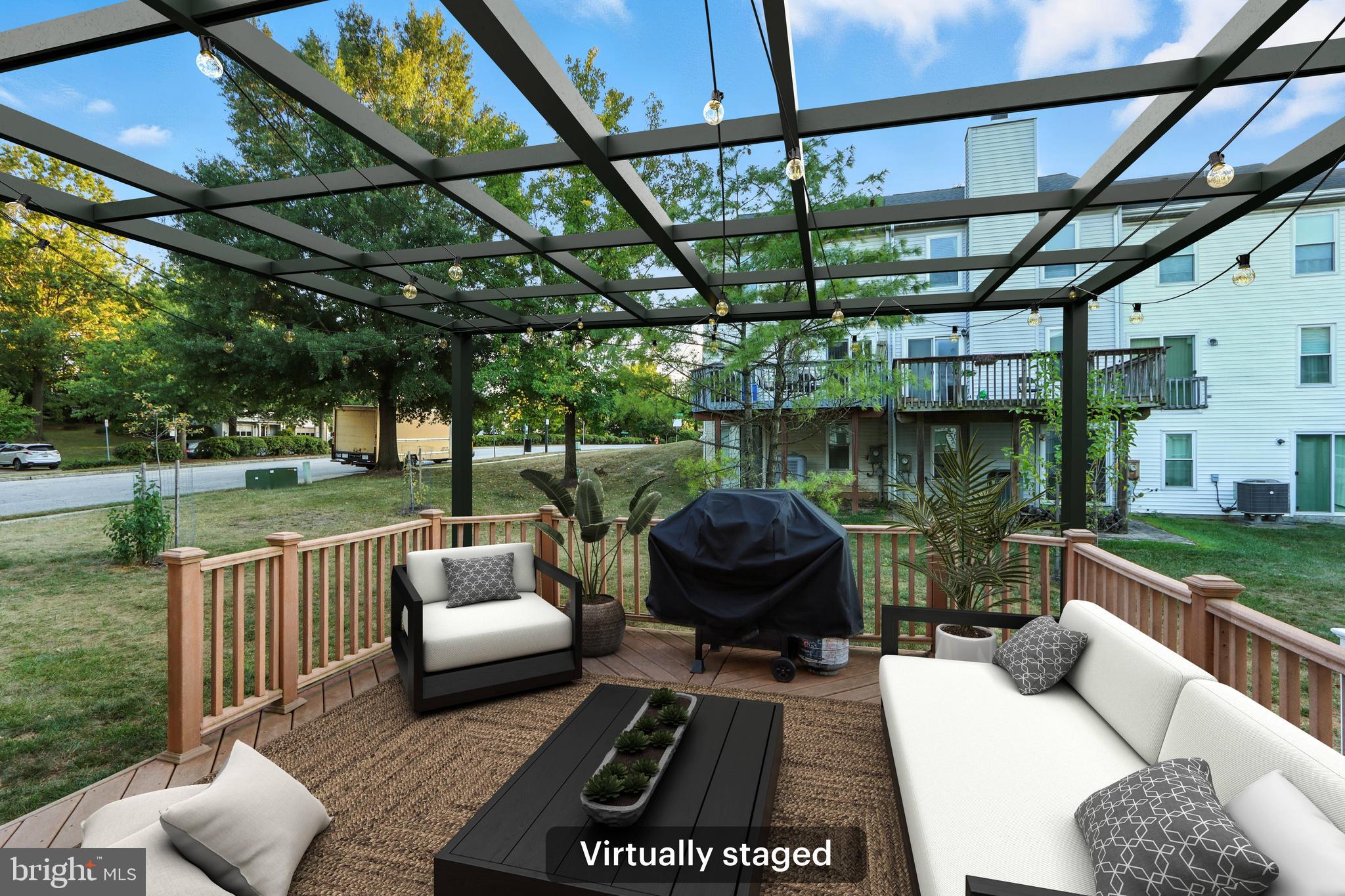 RIVERCHASE - Residential