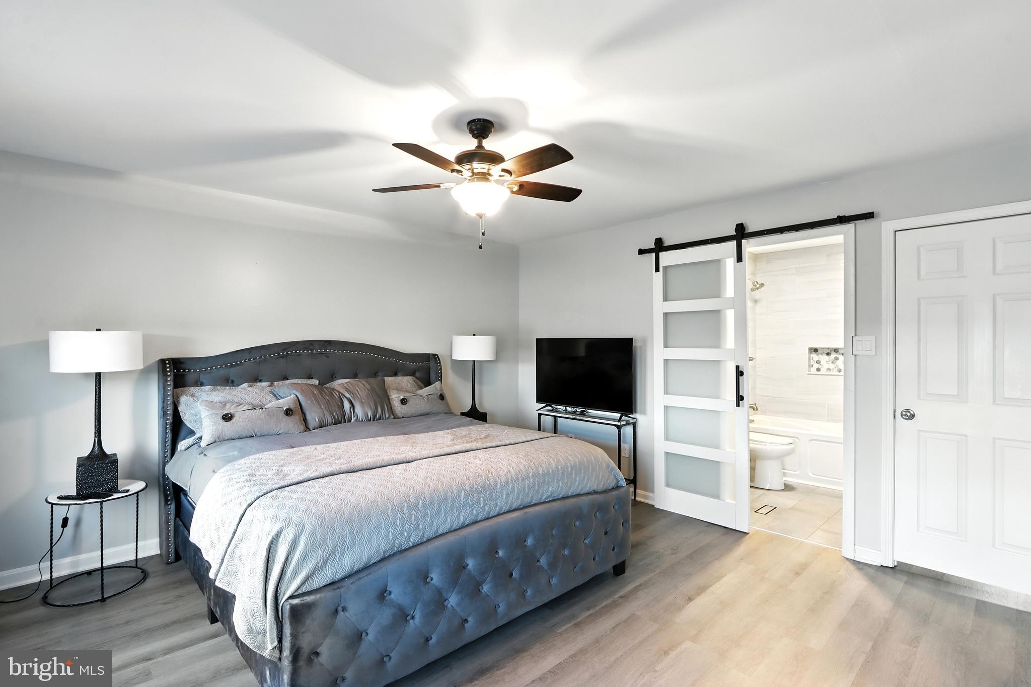 RIVERCHASE - Residential