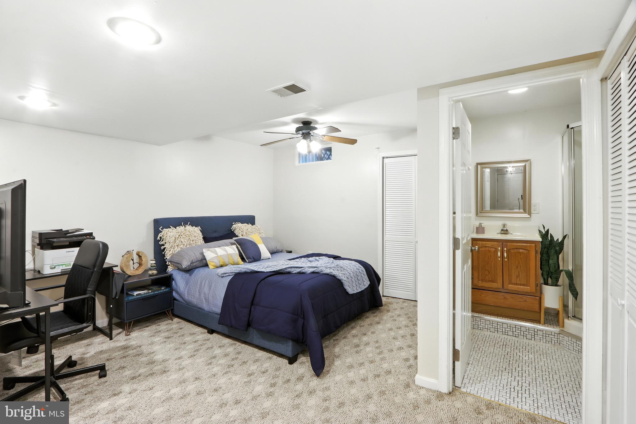 RIVERCHASE - Residential