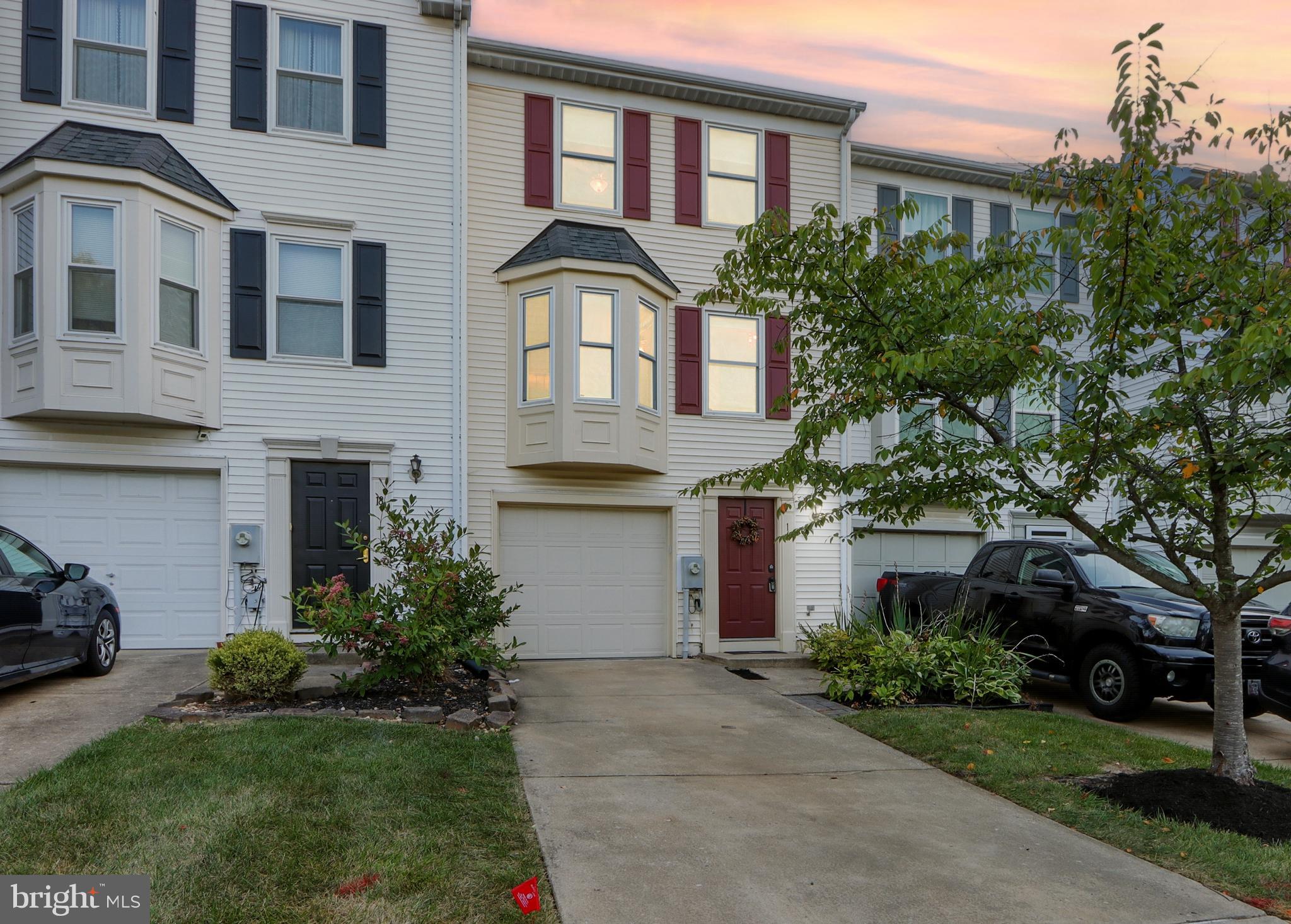 RIVERCHASE - Residential