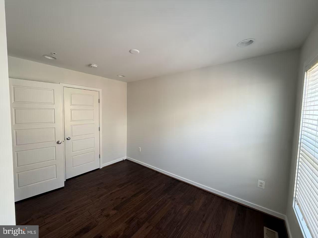 GLENMONT METROCENTRE - Residential Lease