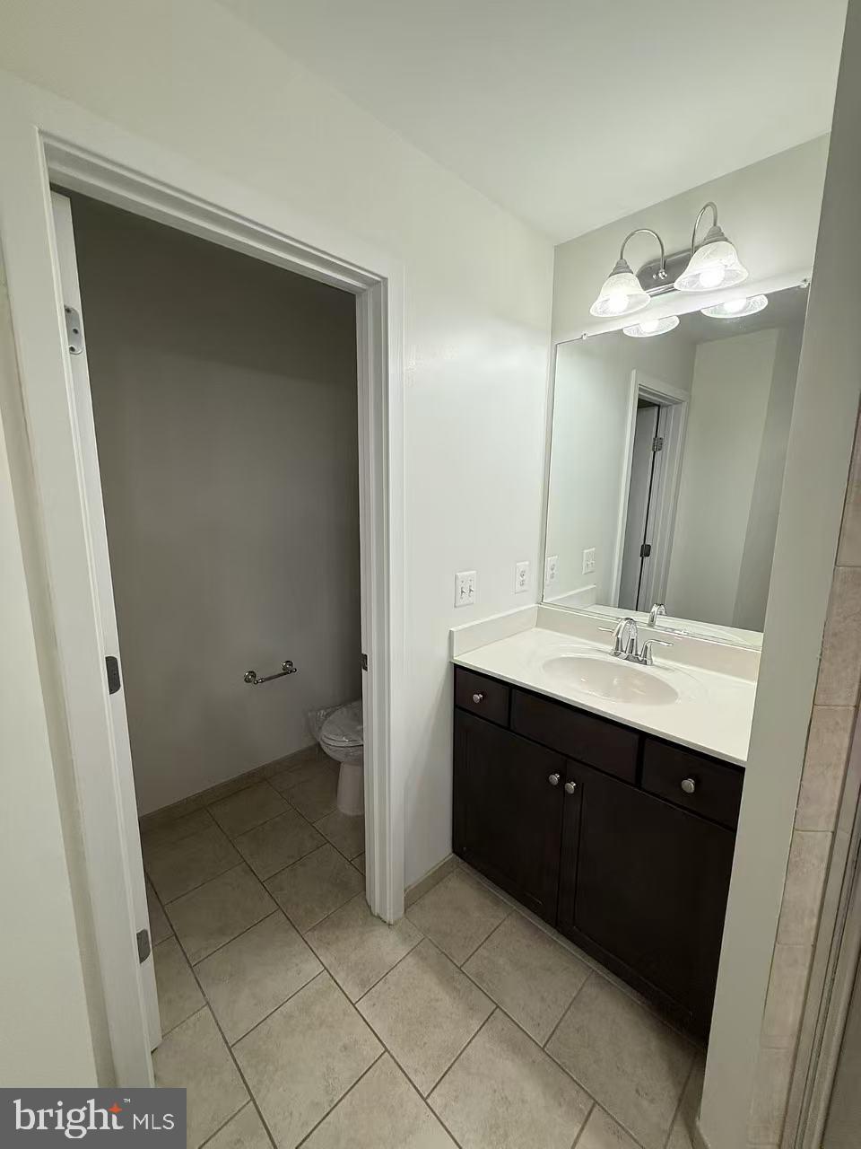 GLENMONT METROCENTRE - Residential Lease