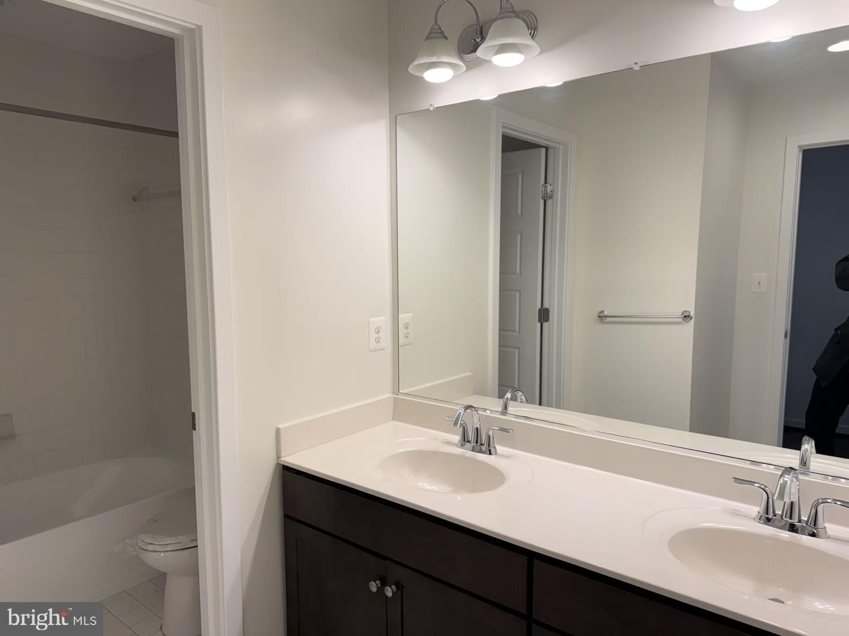 GLENMONT METROCENTRE - Residential Lease