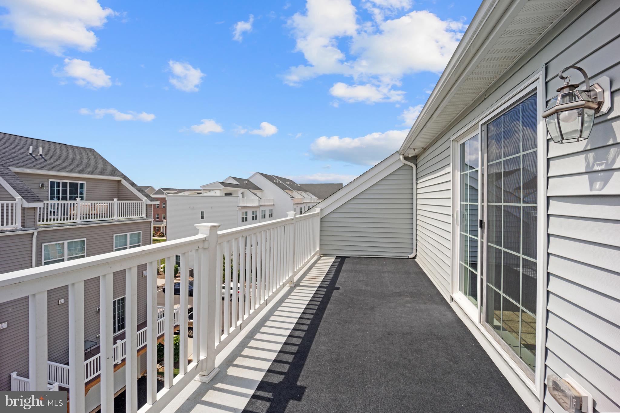 WATERSIDE - Residential