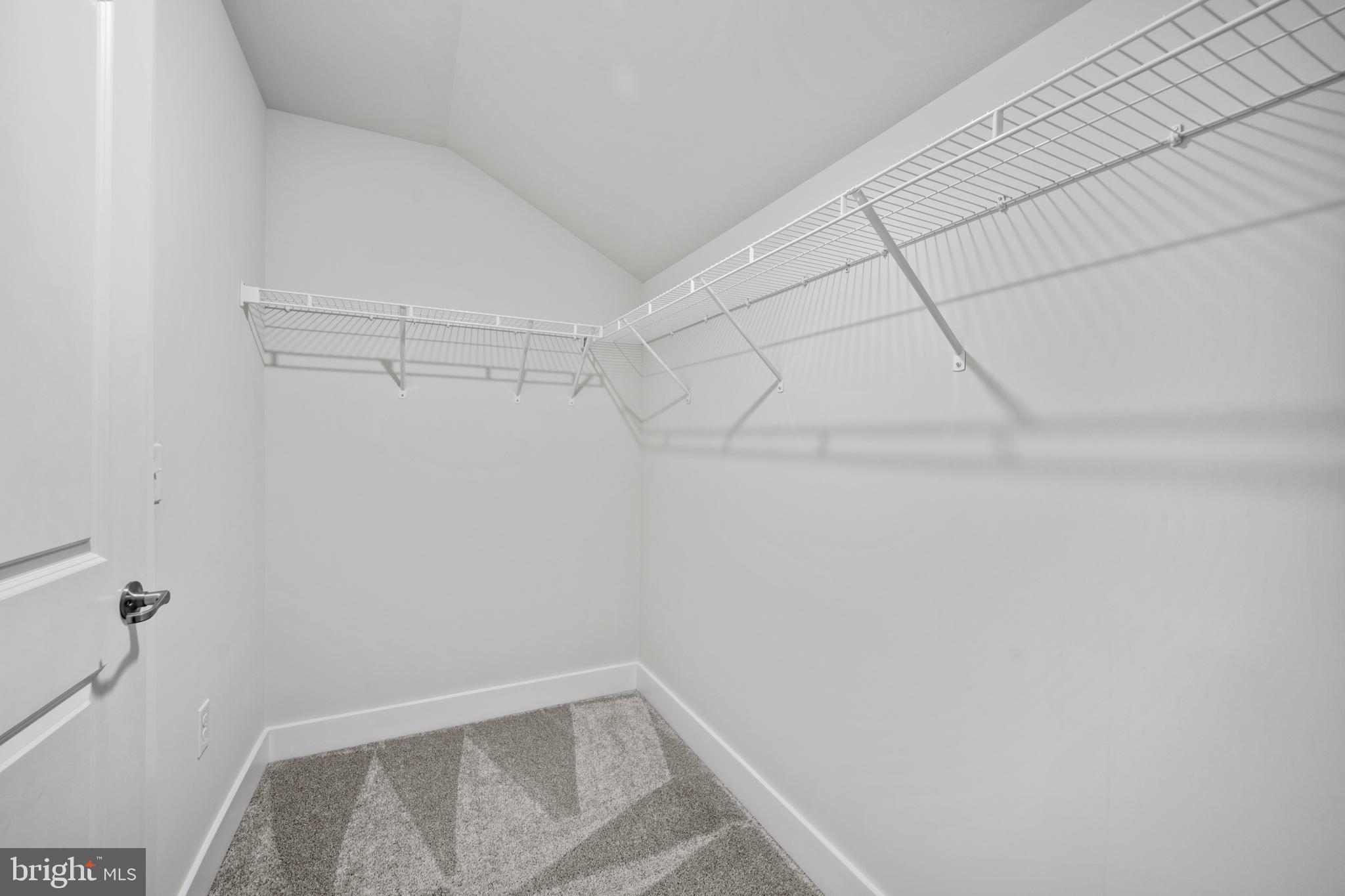 WATERSIDE - Residential