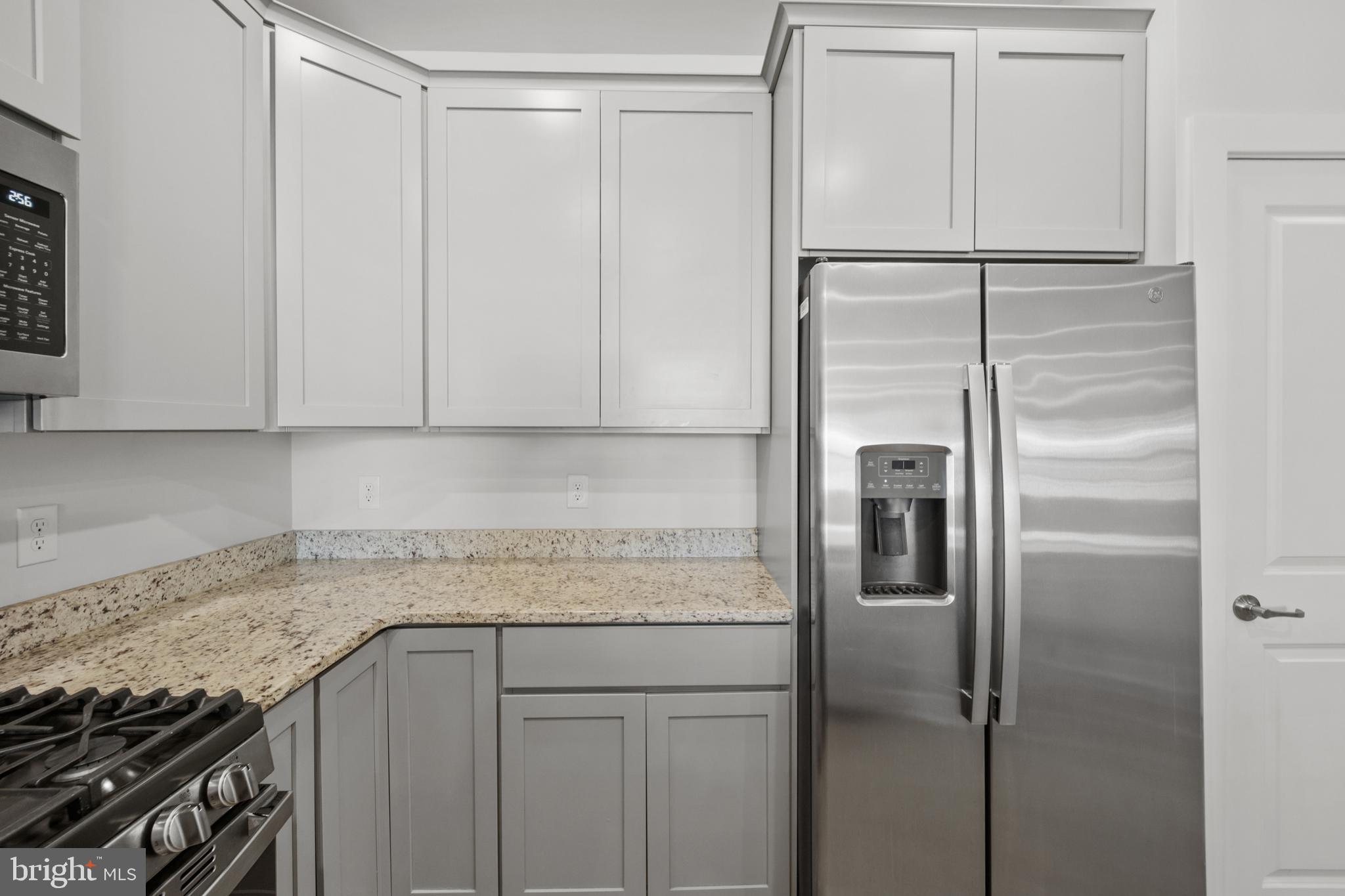 WATERSIDE - Residential