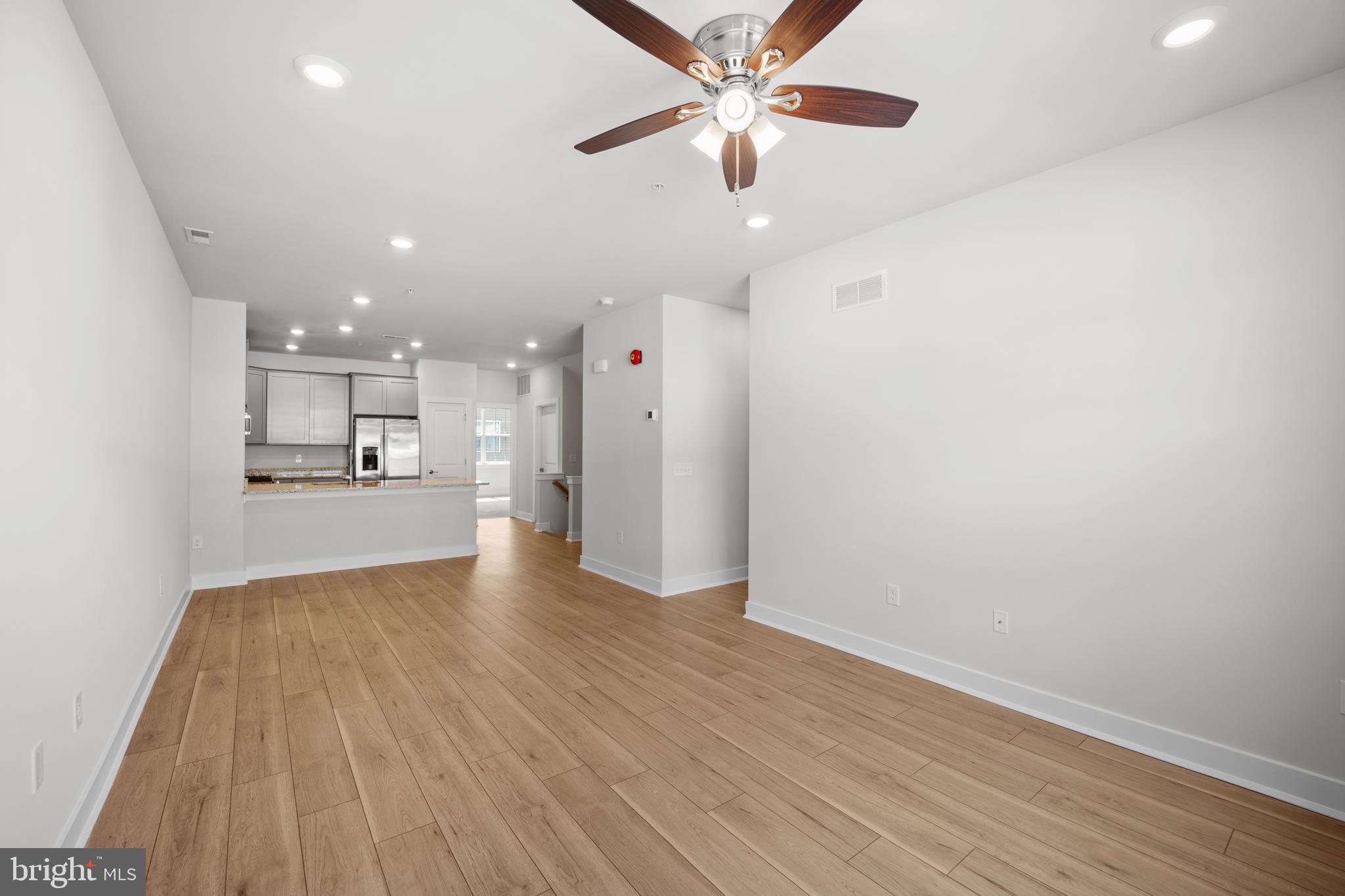 WATERSIDE - Residential