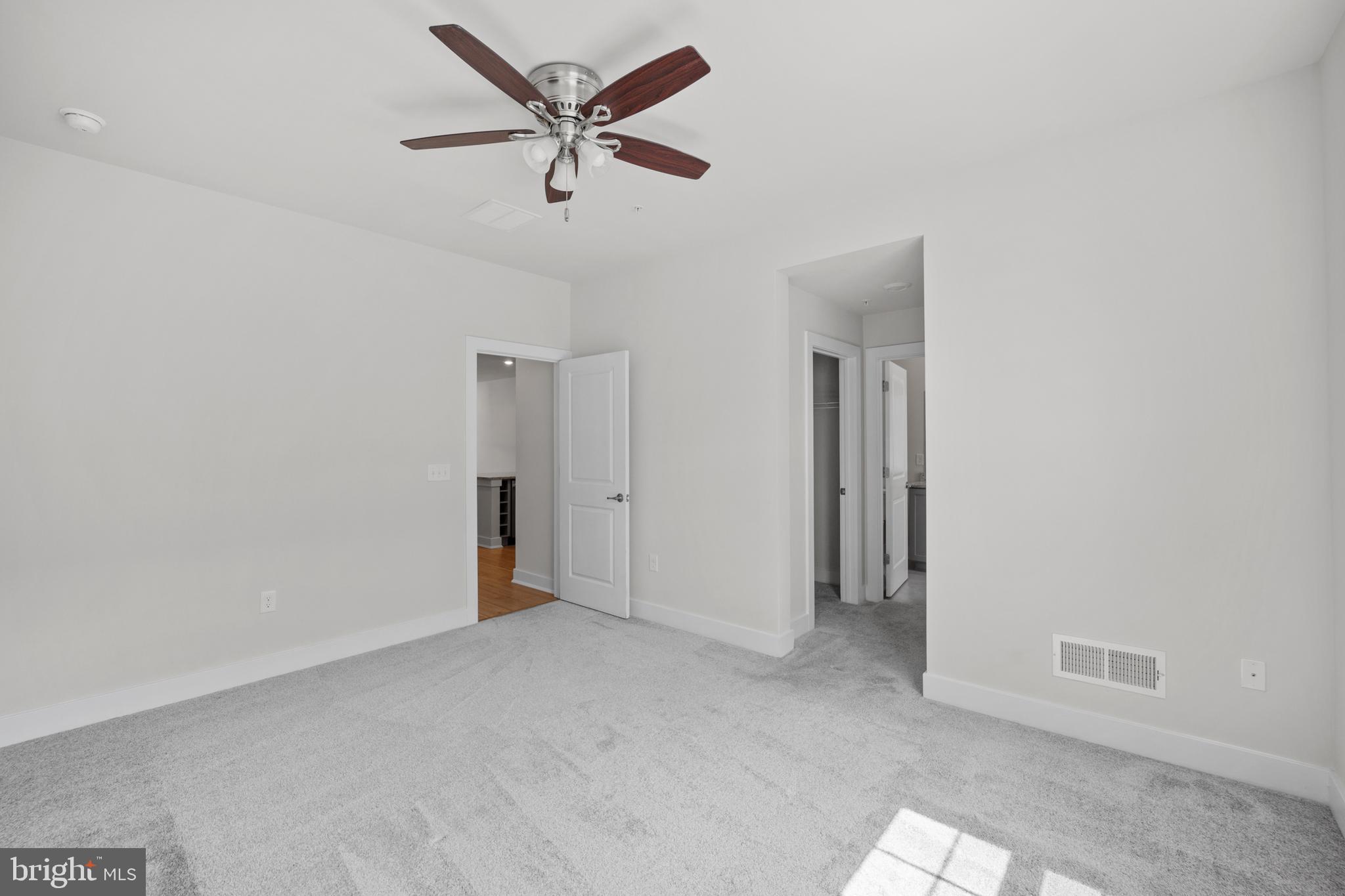 WATERSIDE - Residential