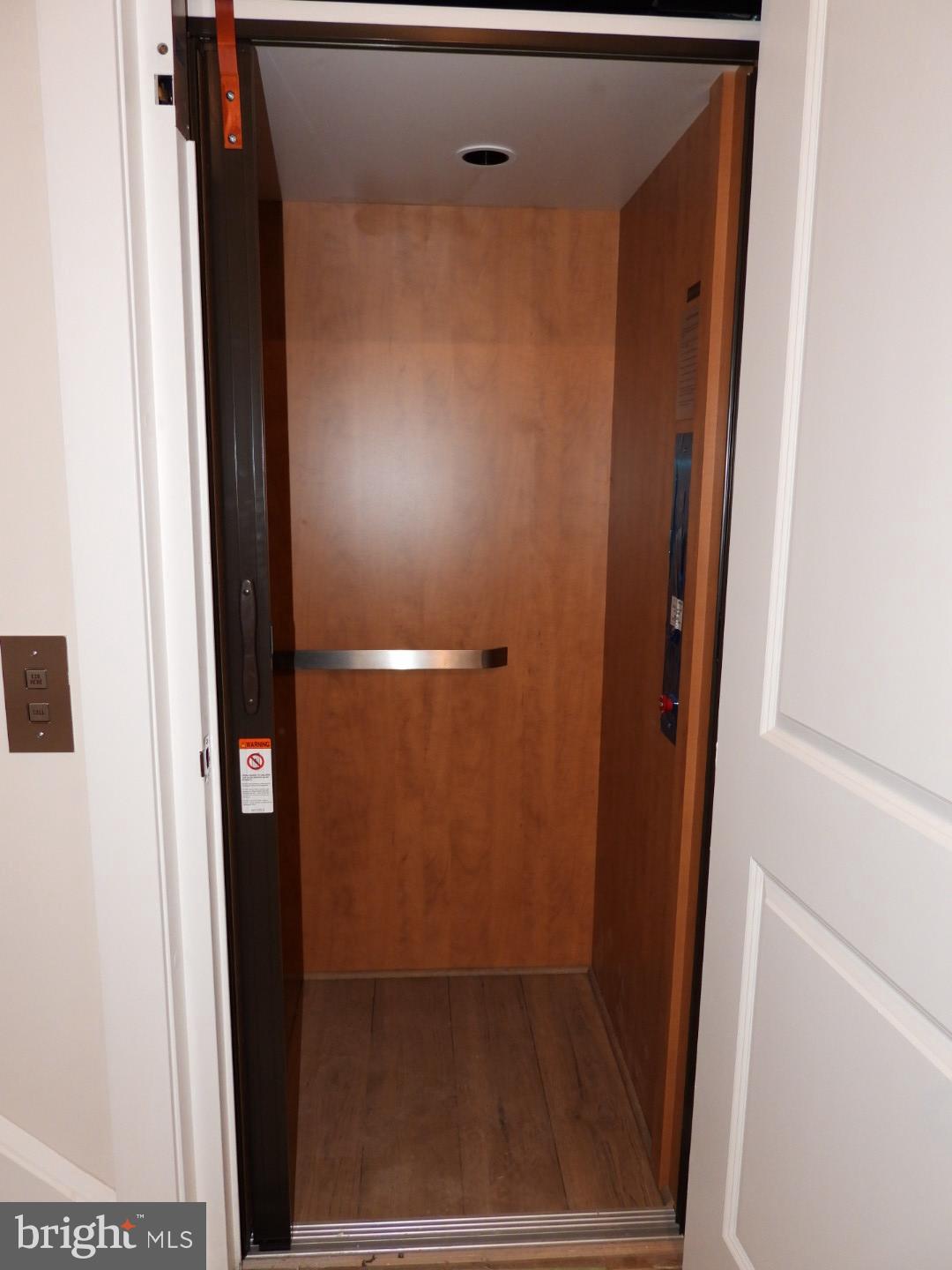 WATERSIDE - Residential