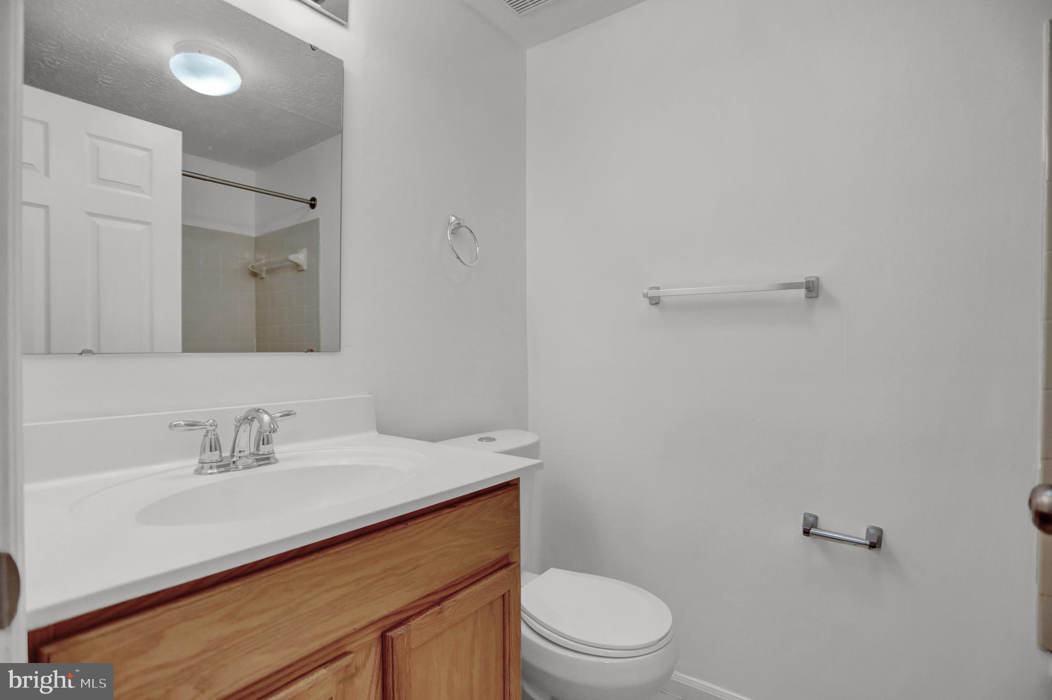 HARFORD COMMONS - Residential Lease