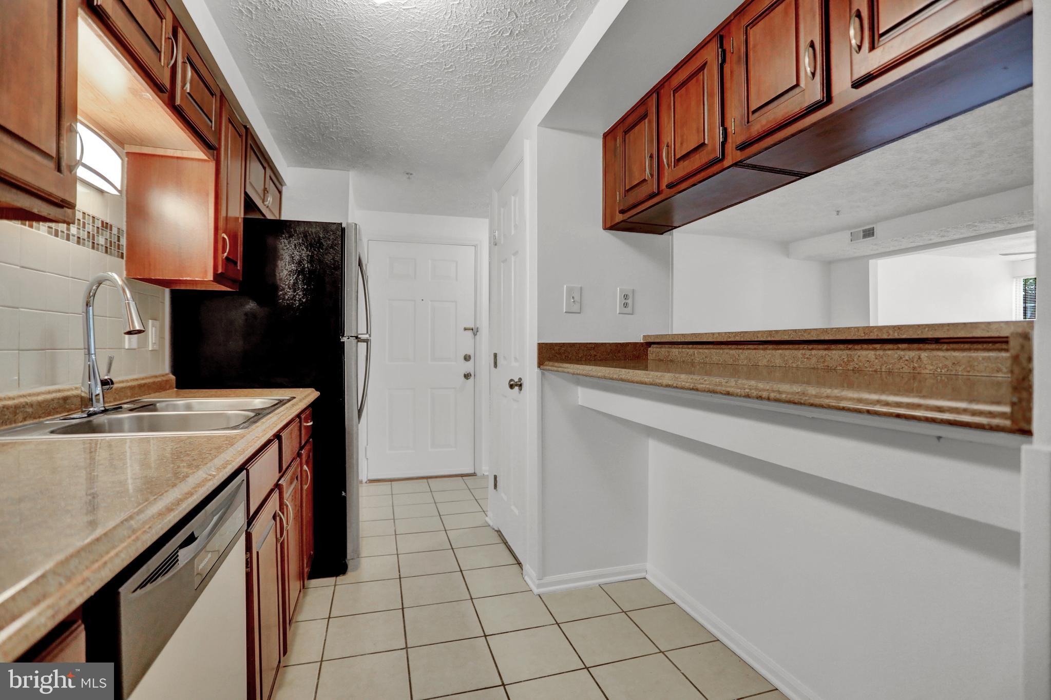 HARFORD COMMONS - Residential Lease