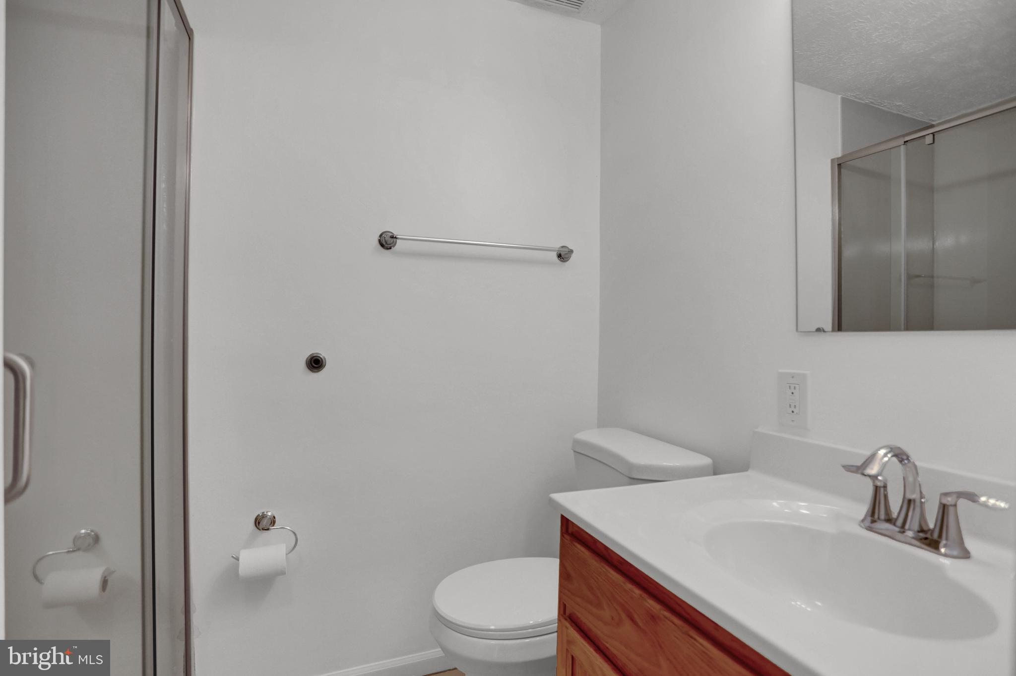 HARFORD COMMONS - Residential Lease