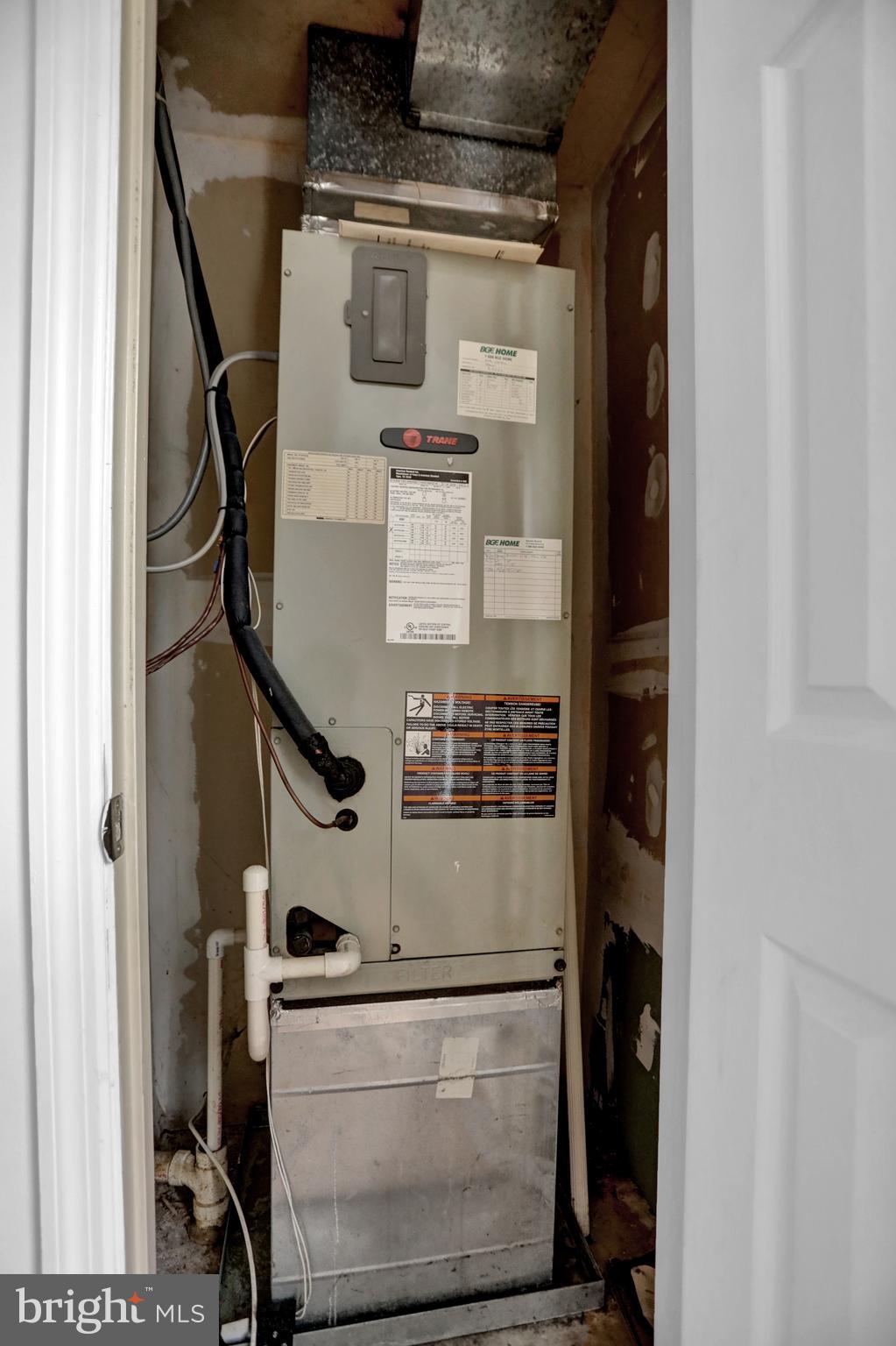 HARFORD COMMONS - Residential Lease