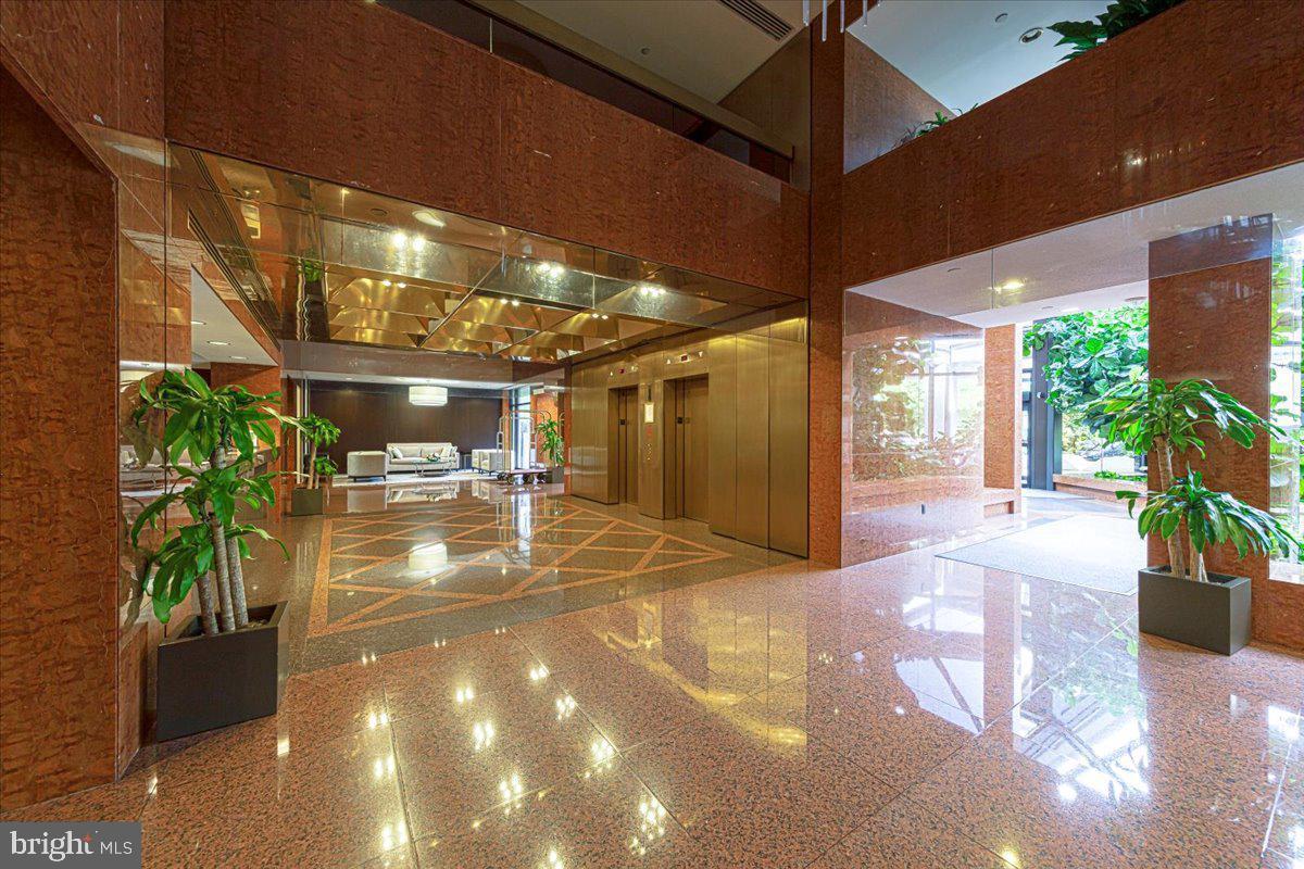 ROSSLYN - Residential