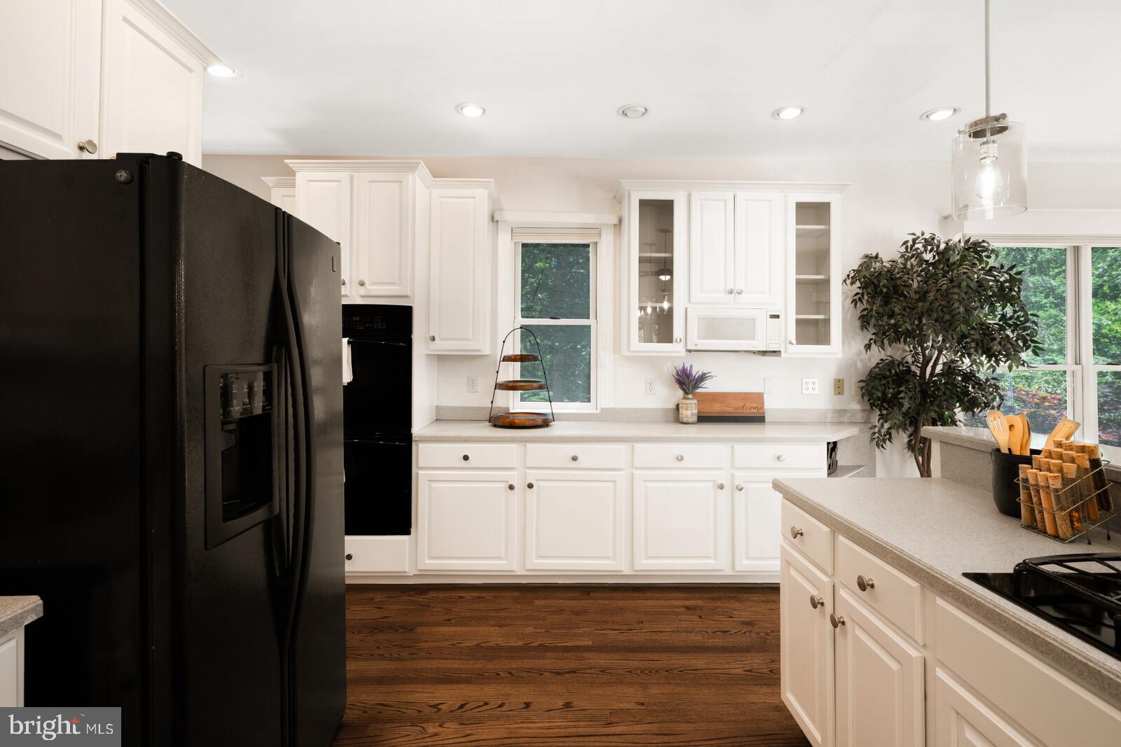 BELLEVUE FOREST - Residential