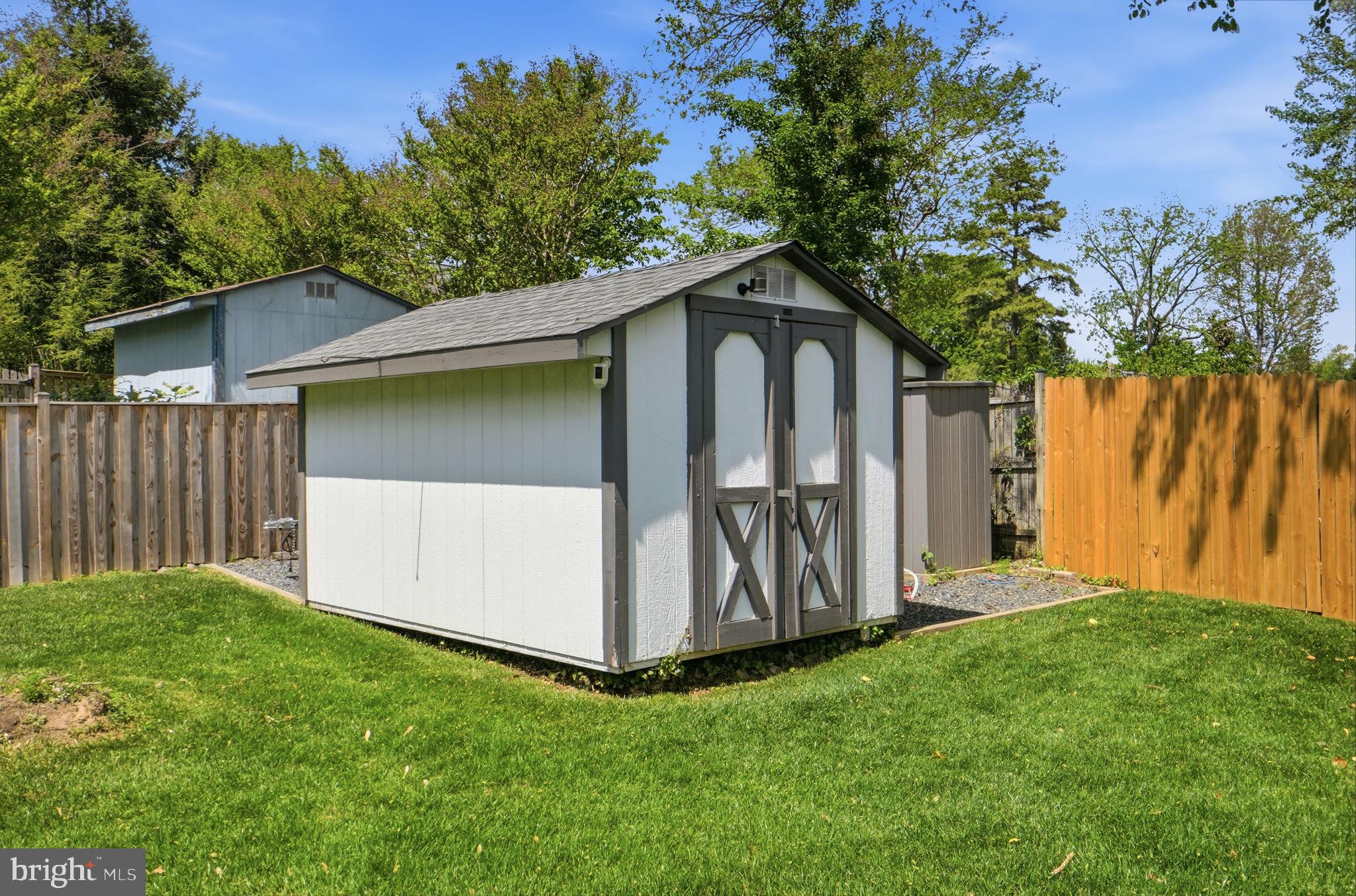 PINECREST ESTATES - Residential