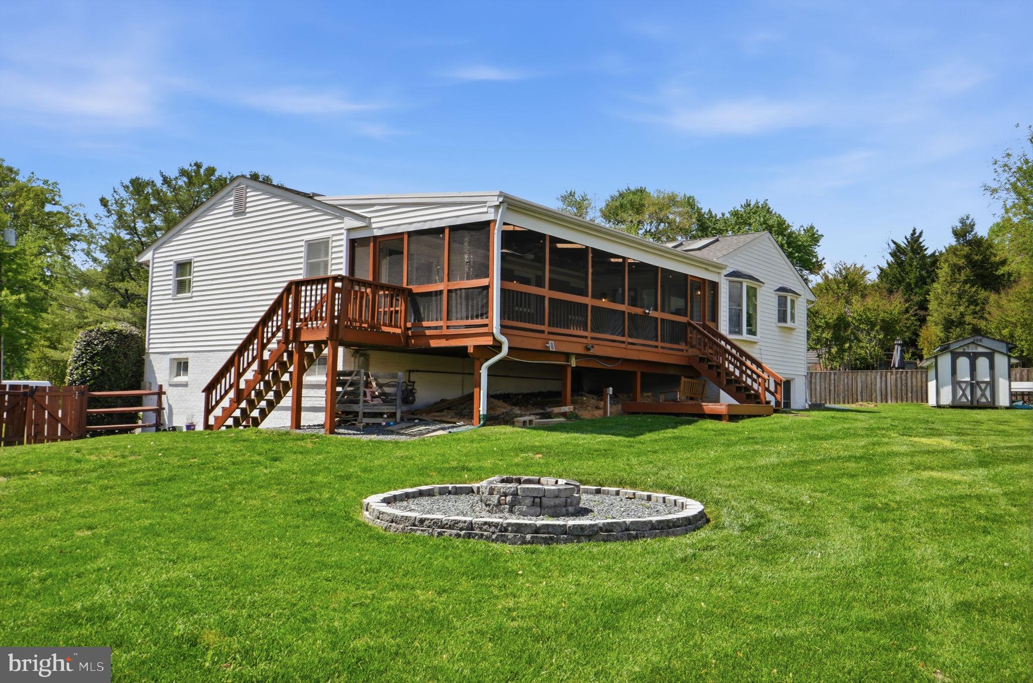 PINECREST ESTATES - Residential