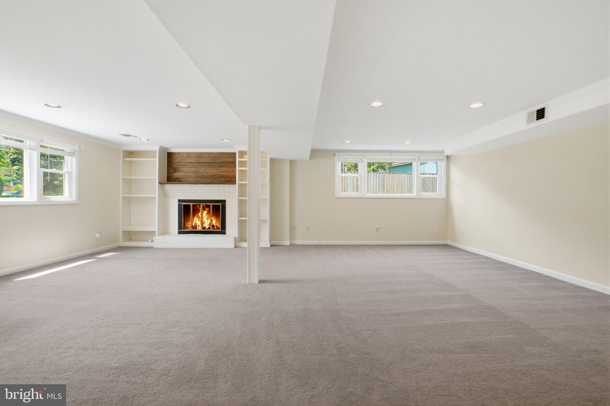 PINECREST ESTATES - Residential