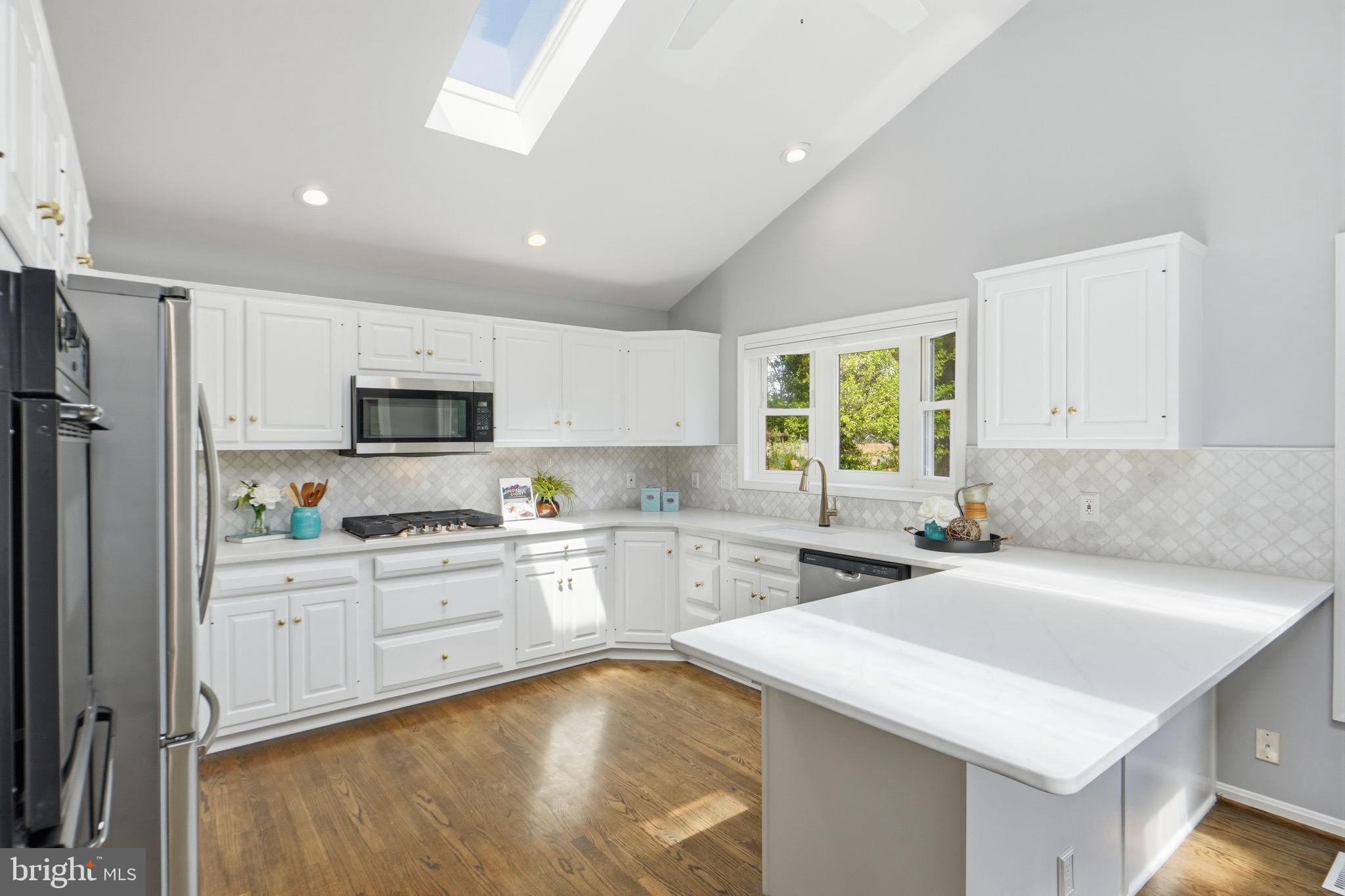 PINECREST ESTATES - Residential