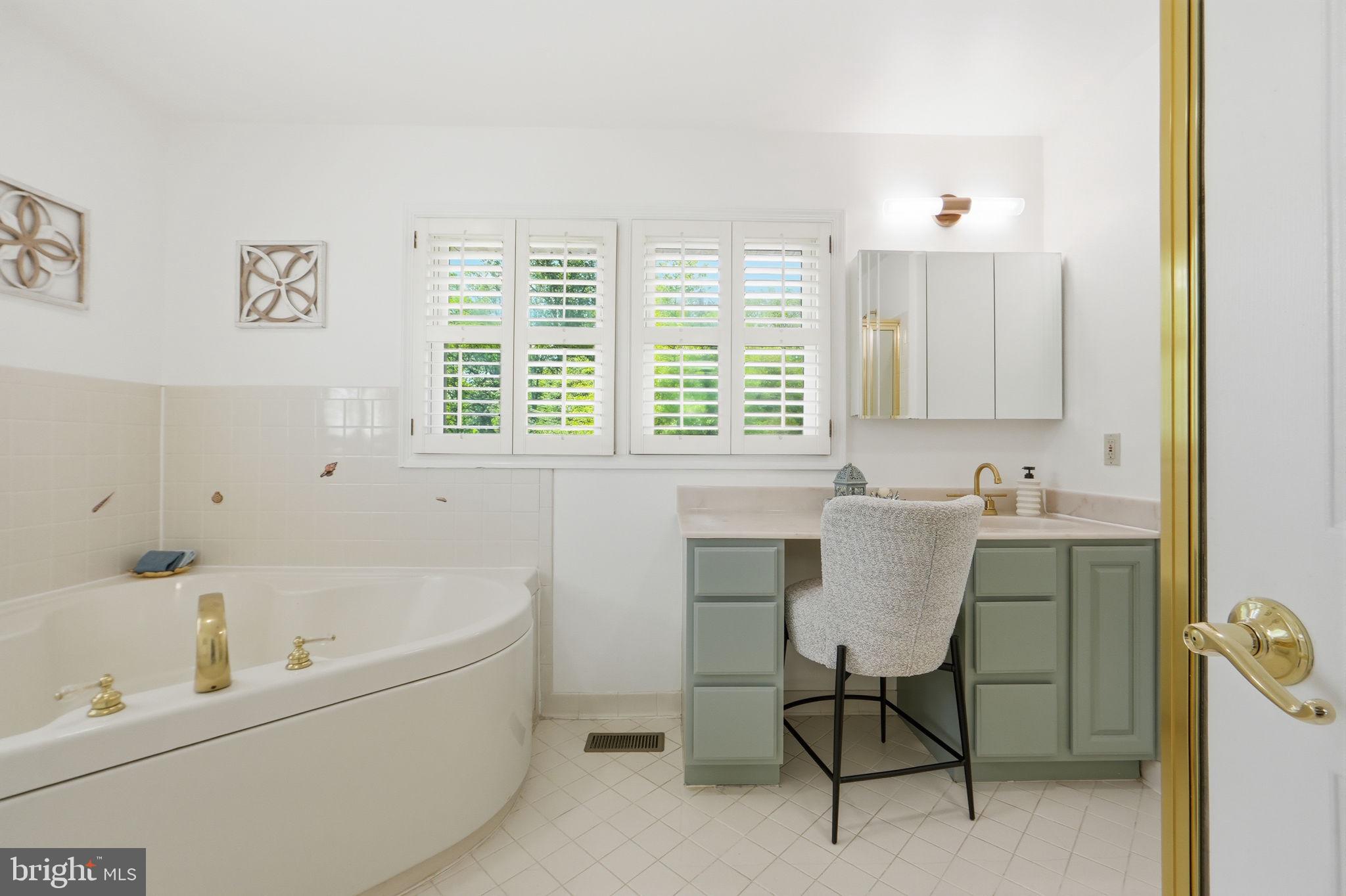 PINECREST ESTATES - Residential