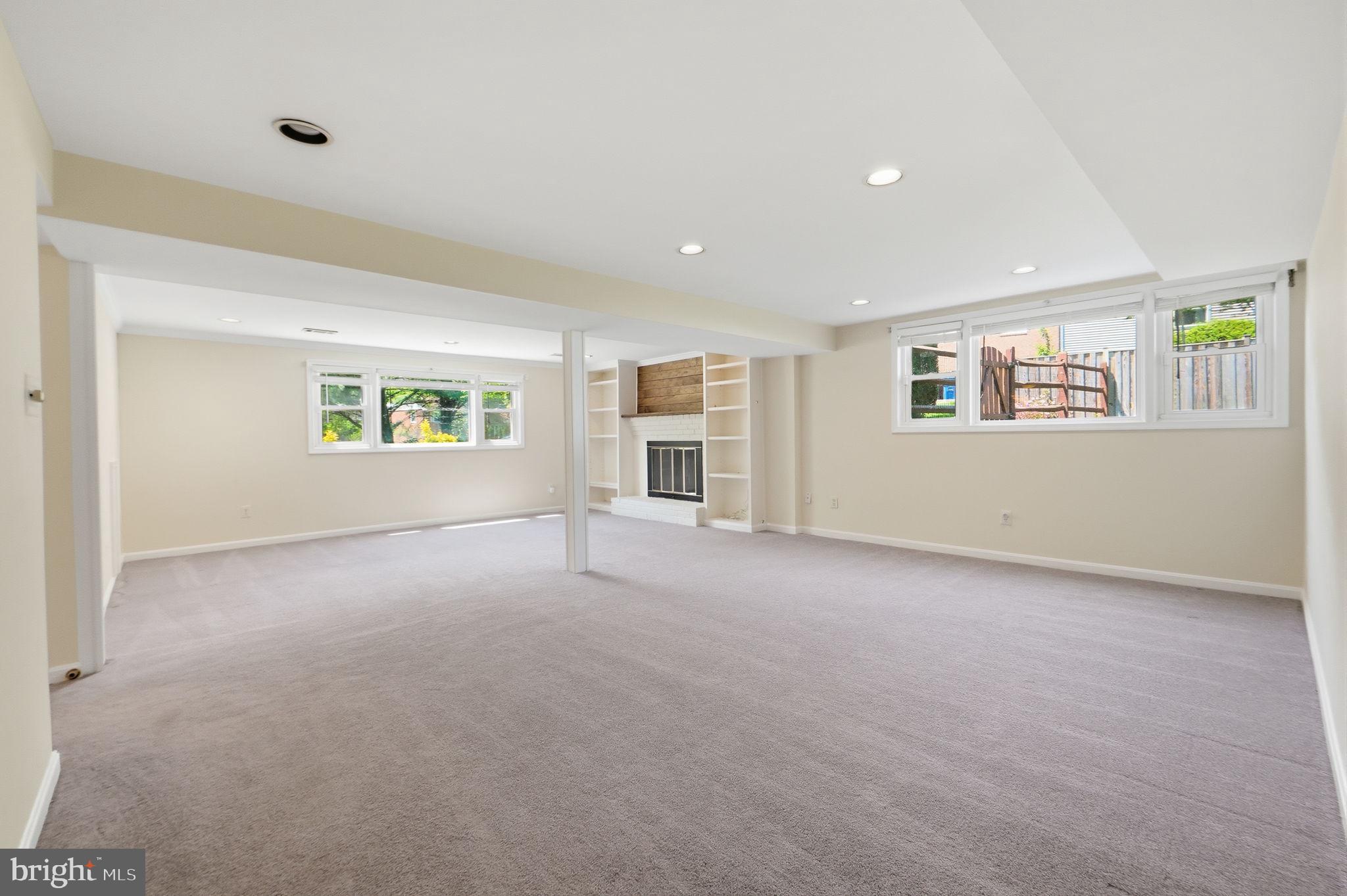 PINECREST ESTATES - Residential