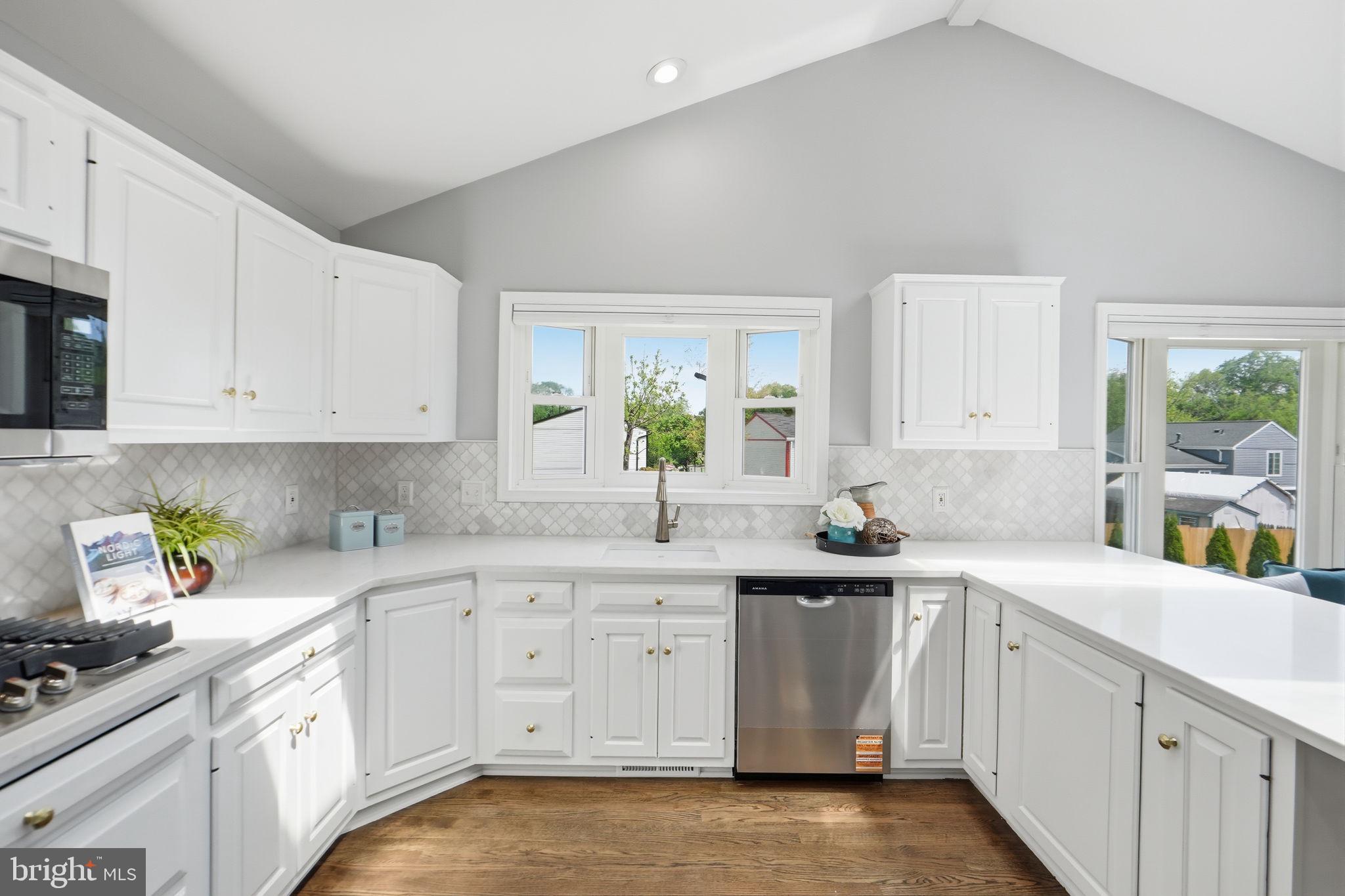 PINECREST ESTATES - Residential