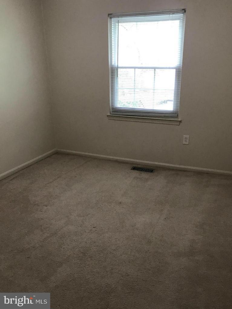 PINEWOOD GREENS - Residential Lease