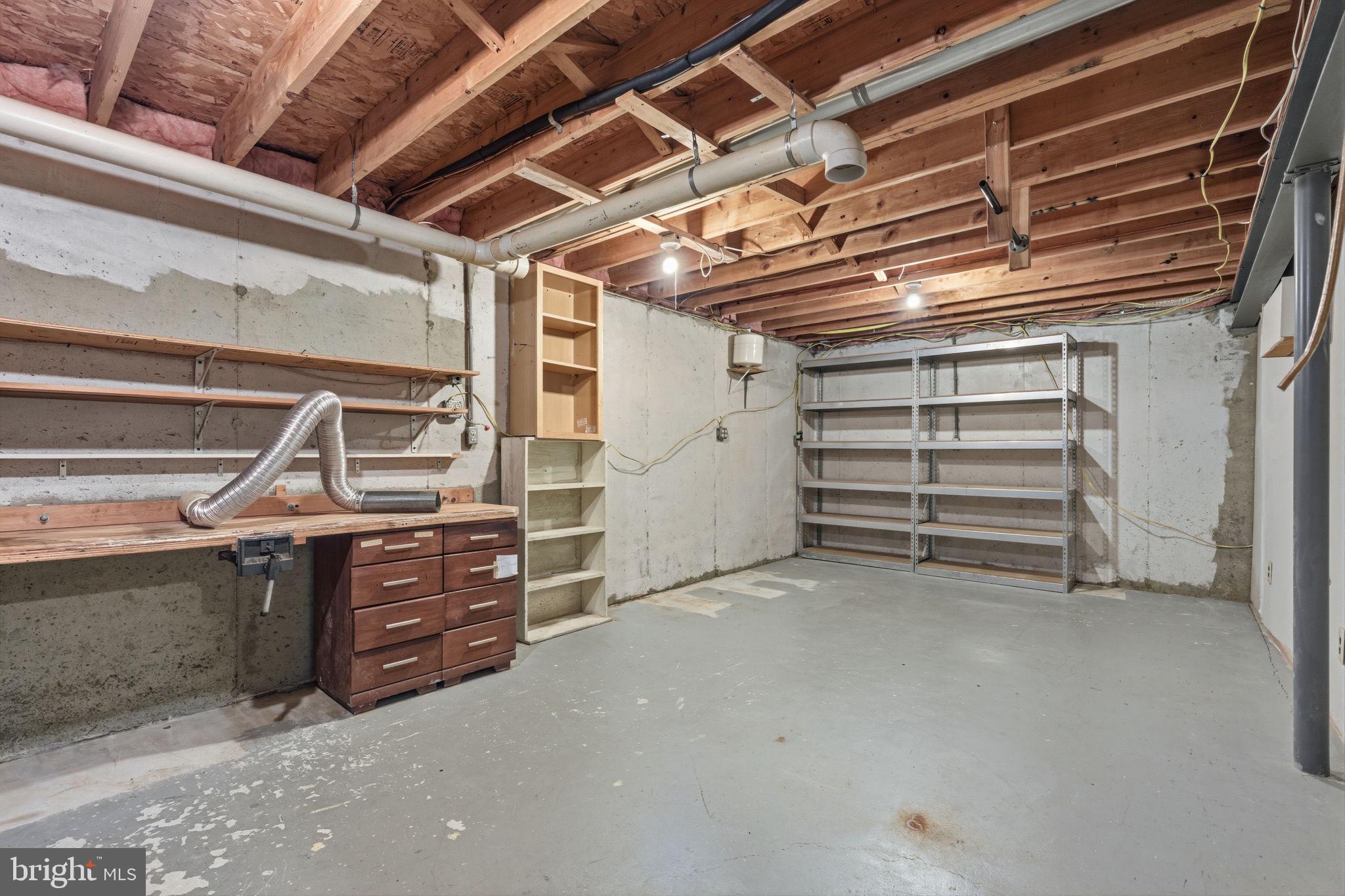 FLOWERS MILL - Residential