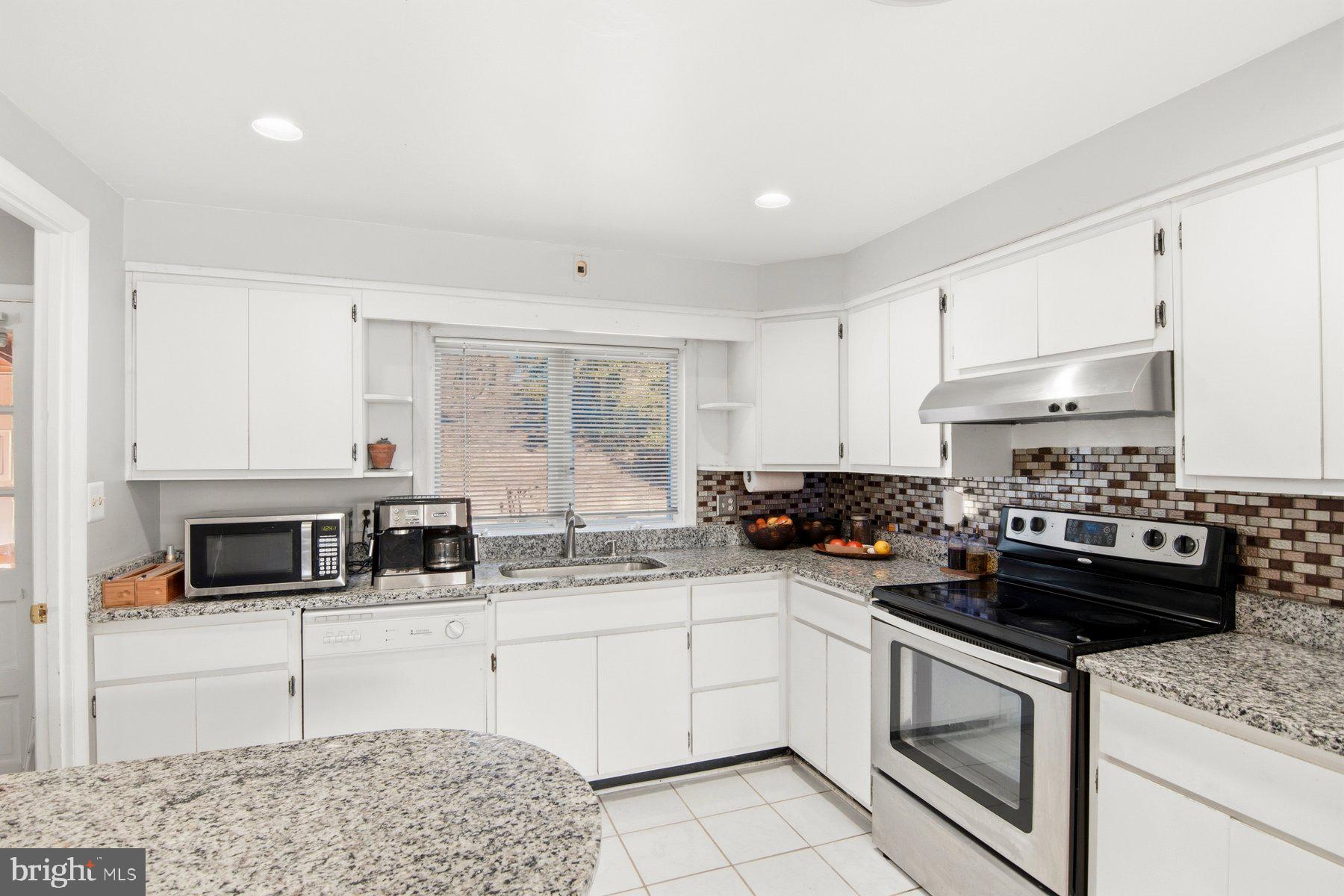 CAMPUS HILLS - Residential