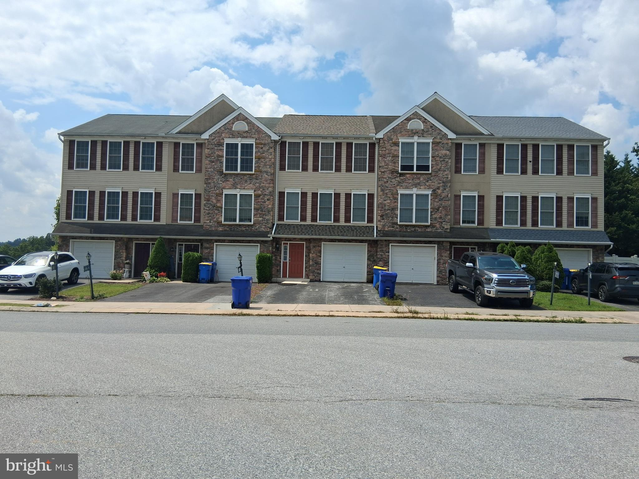 34 TAYLOR DRIVE