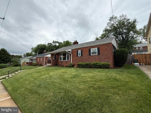 Homes For Rent - 2632 N Sycamore Street<br/> ARLINGTON, VA 22207