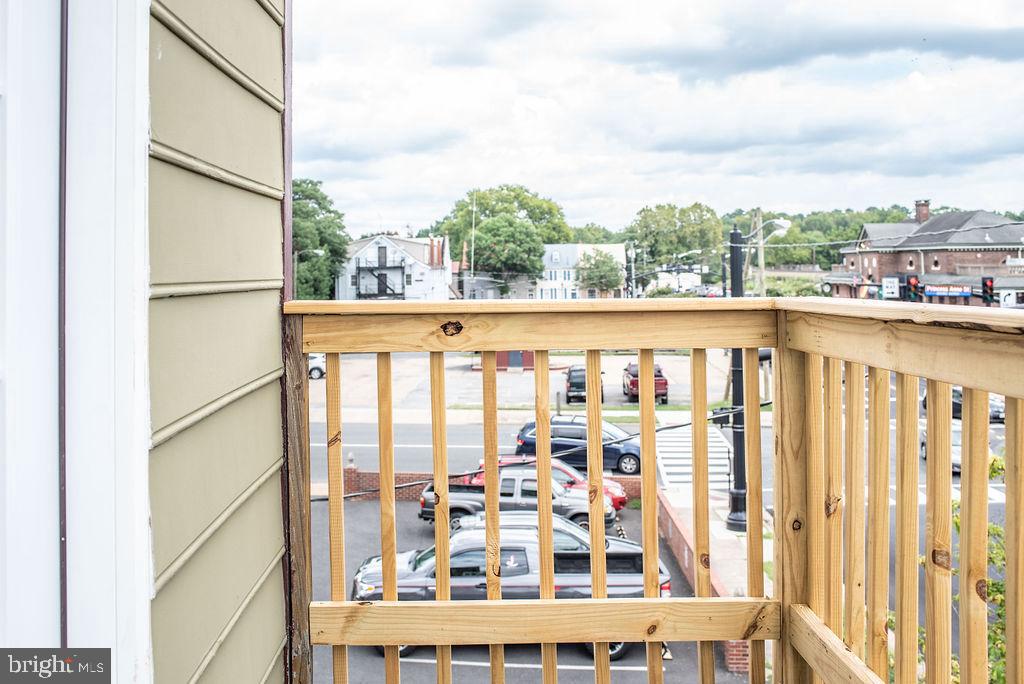 12 LAFAYETTE STATION 2