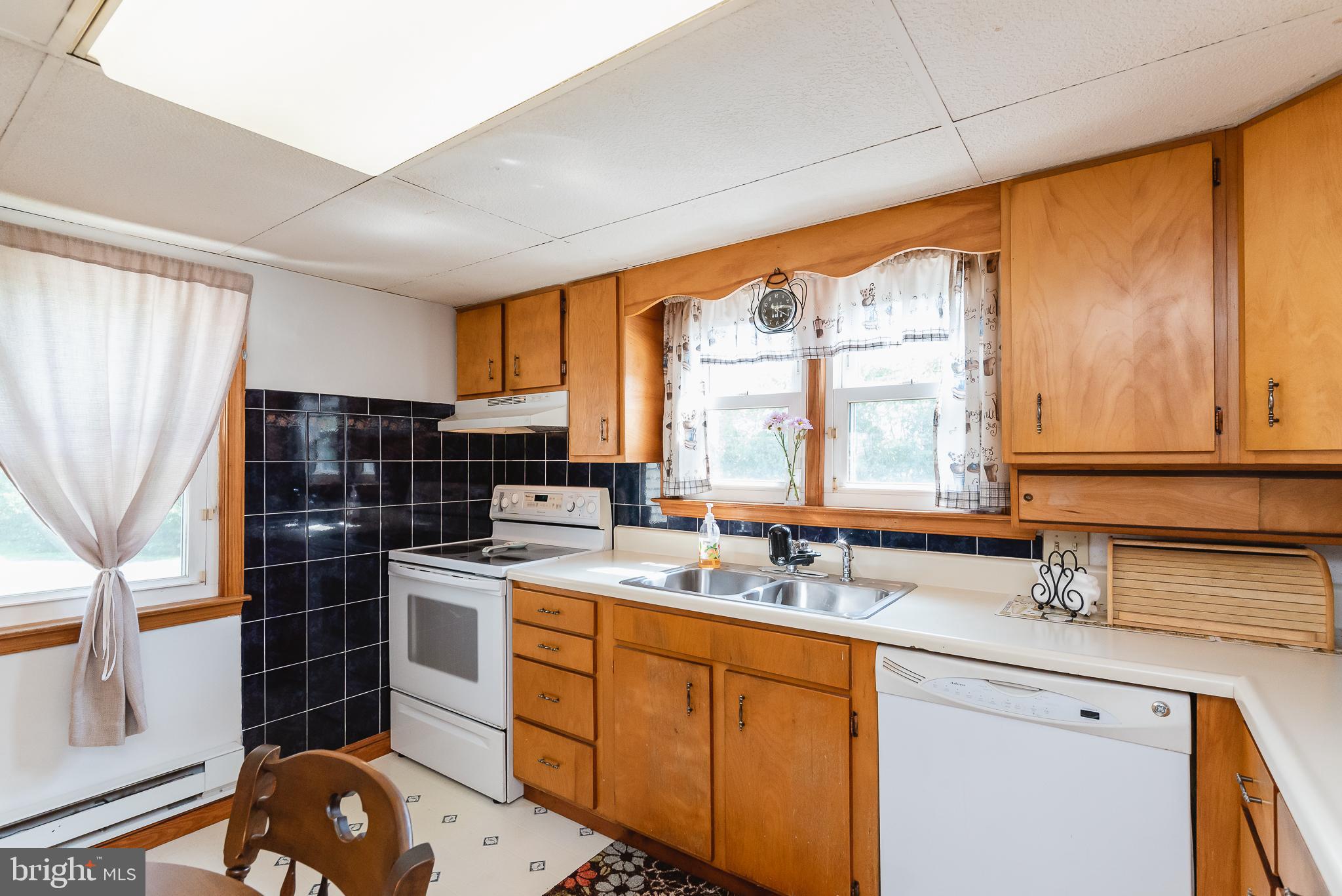 HILLSIDE - Residential