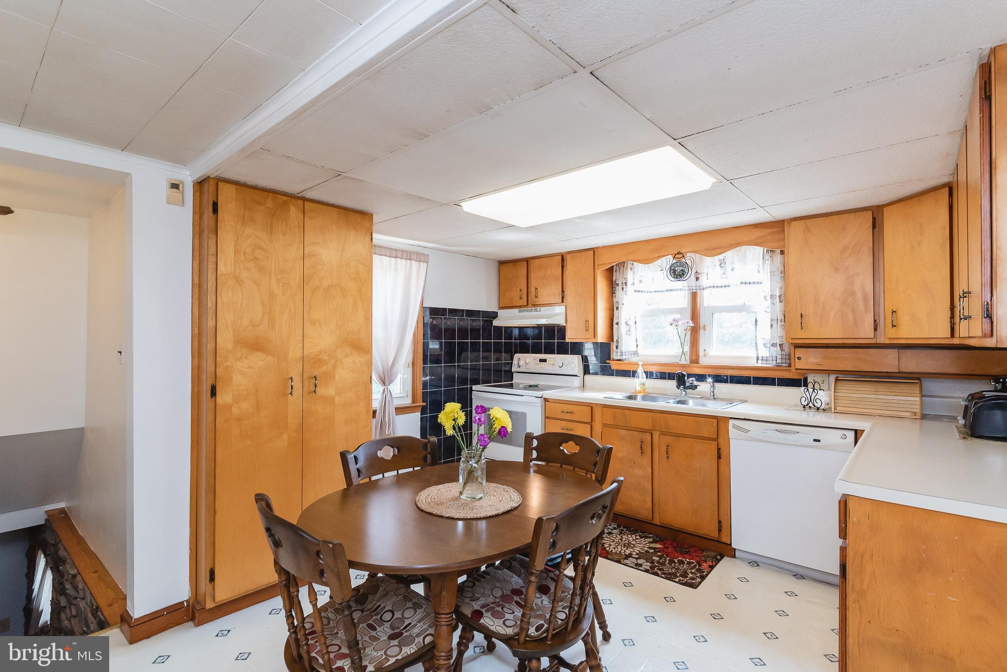 HILLSIDE - Residential