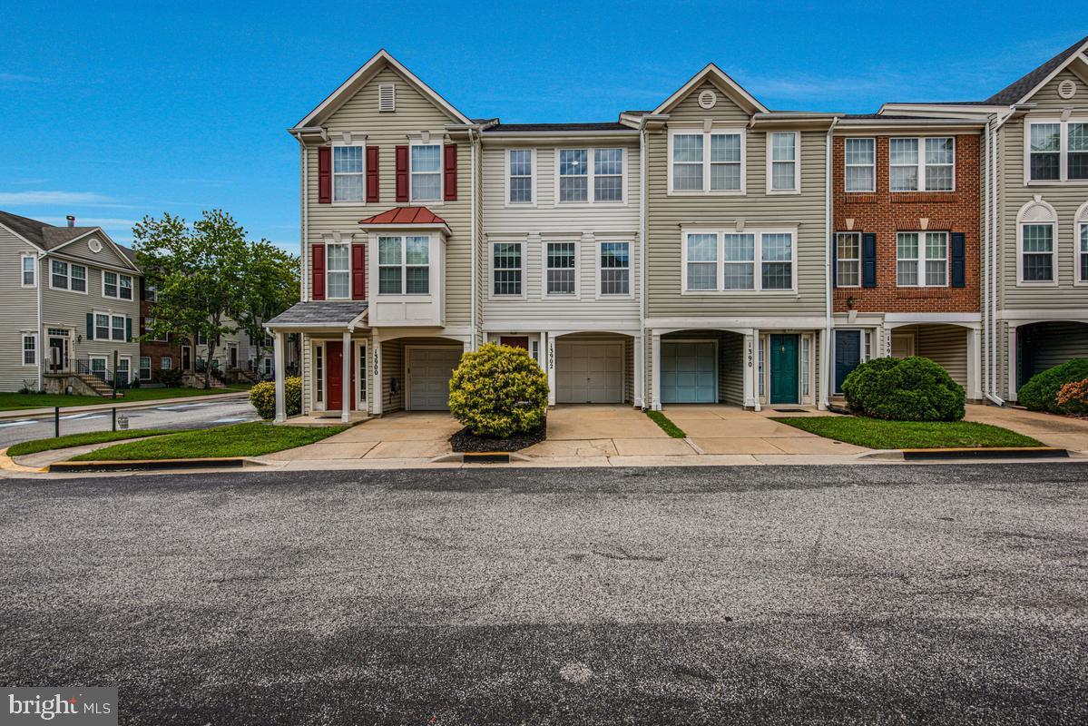 13902 BENTWATERS DRIVE