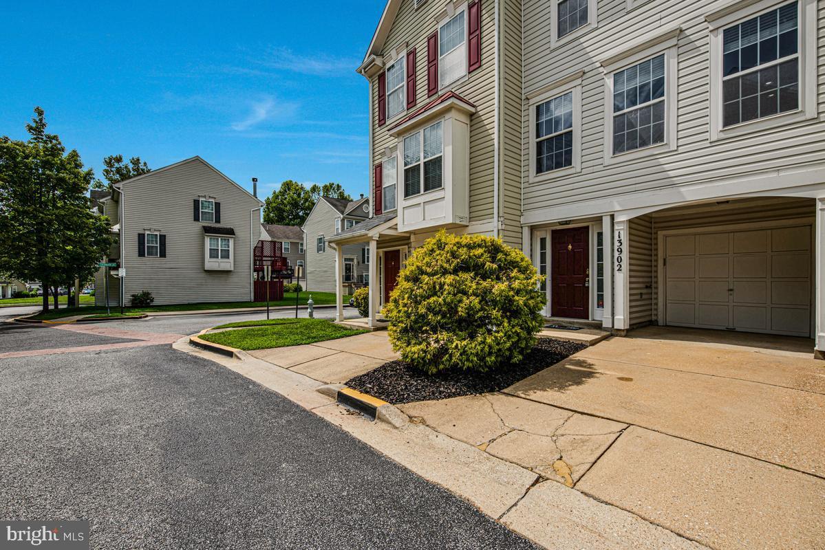 13902 BENTWATERS DRIVE