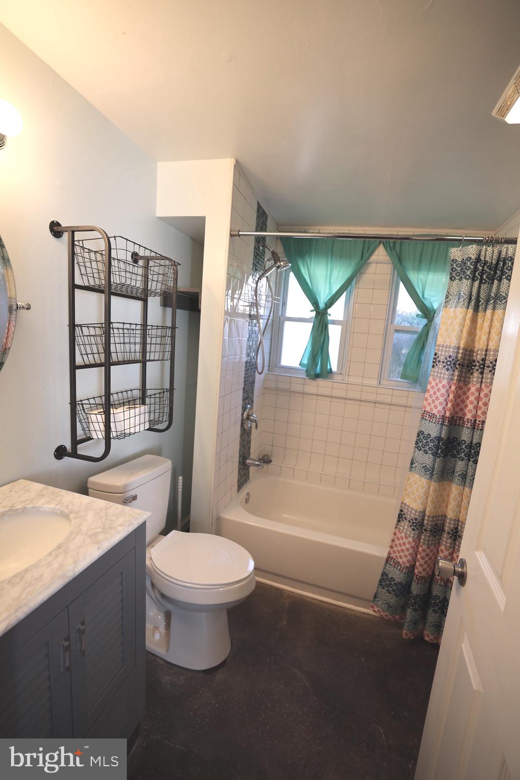 ROSSINI PROPERTY - Residential Lease