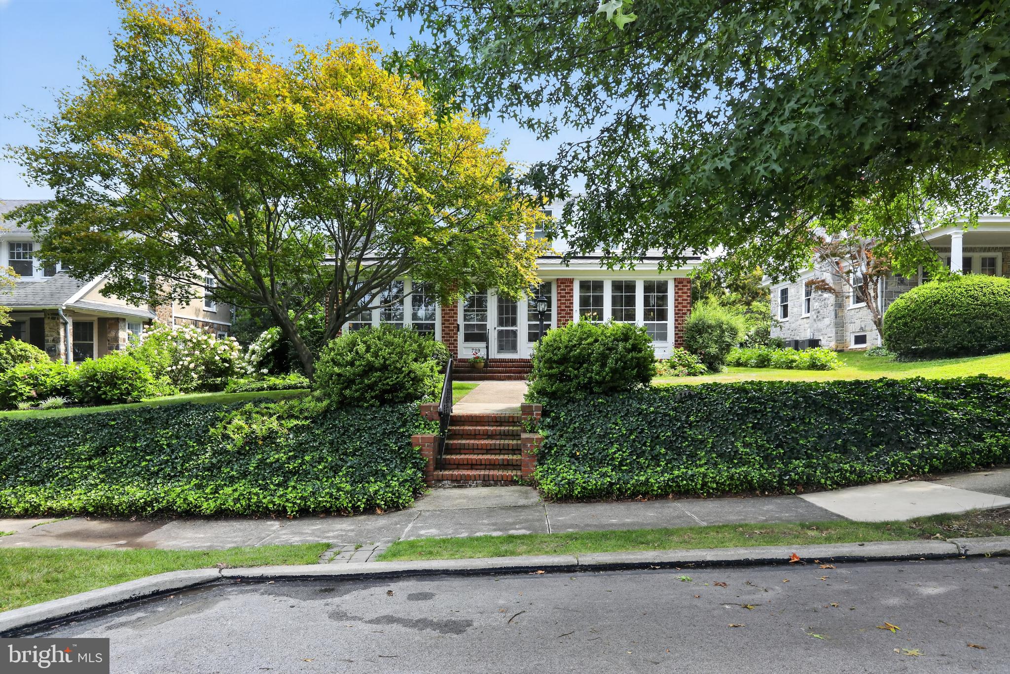729 N WALNUT STREET