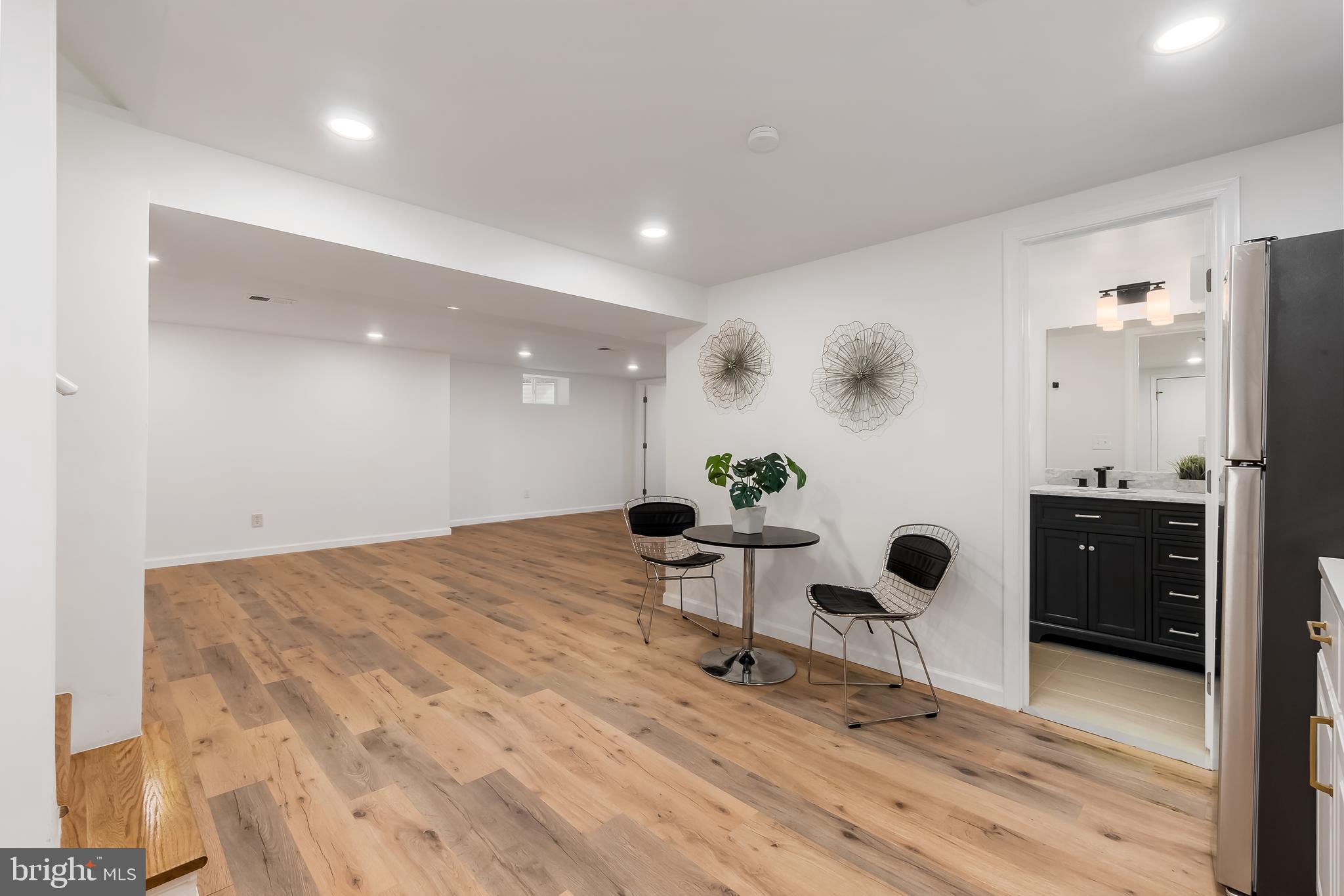 DAMASCUS OUTSIDE - Residential