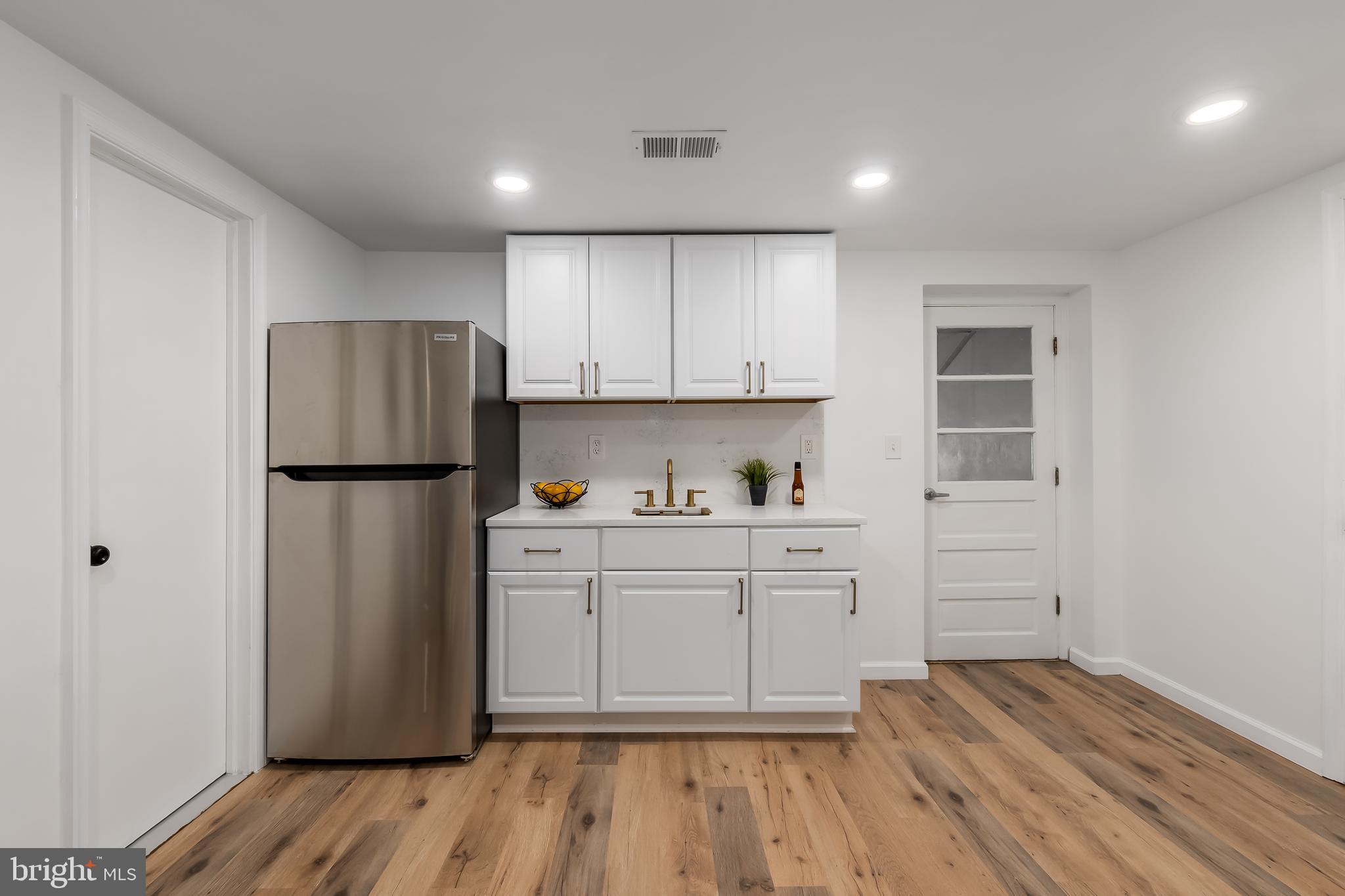 DAMASCUS OUTSIDE - Residential